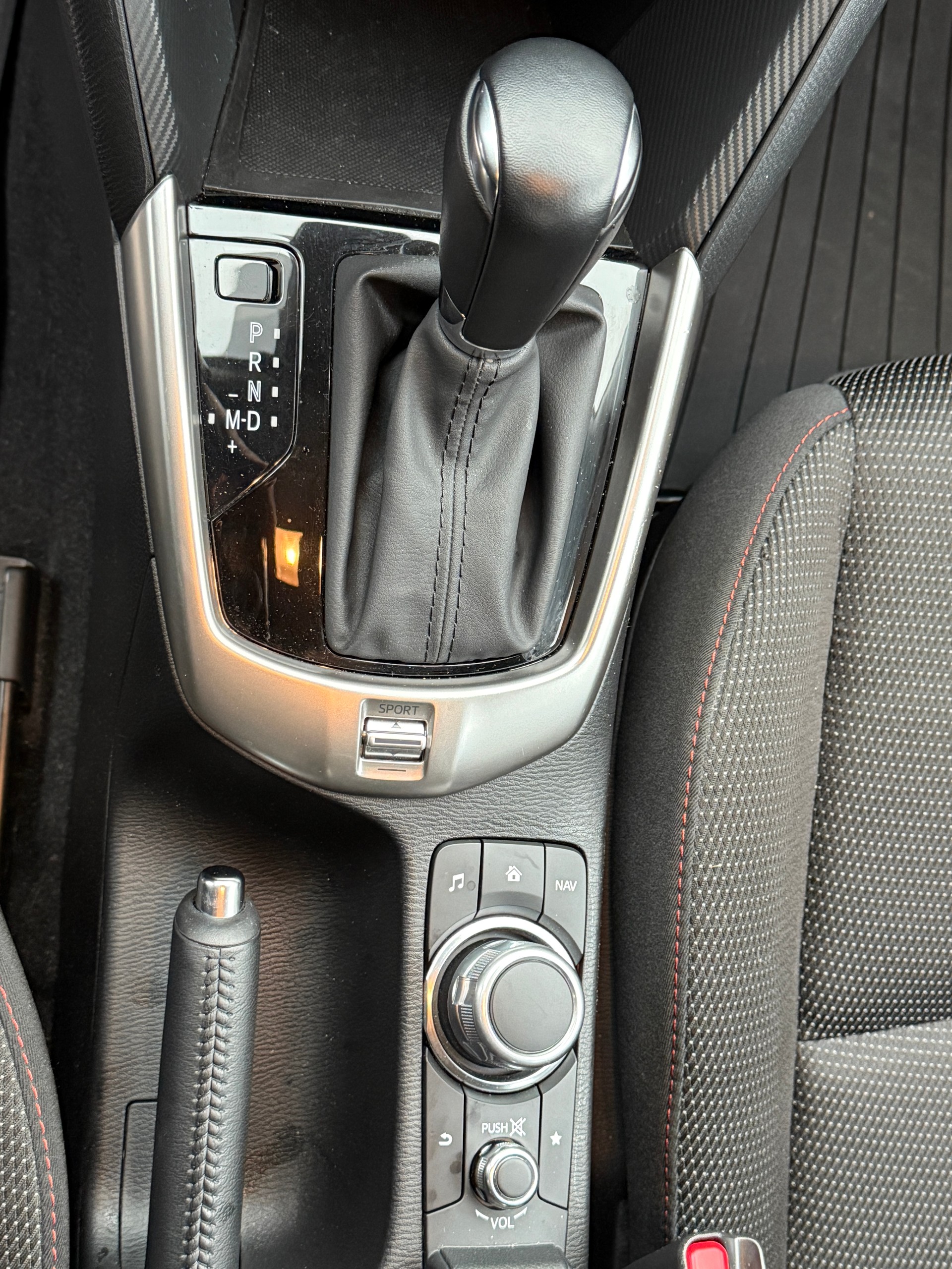 MAZDA 2 SKYACTIV-G 90 Homura Automat-image-25