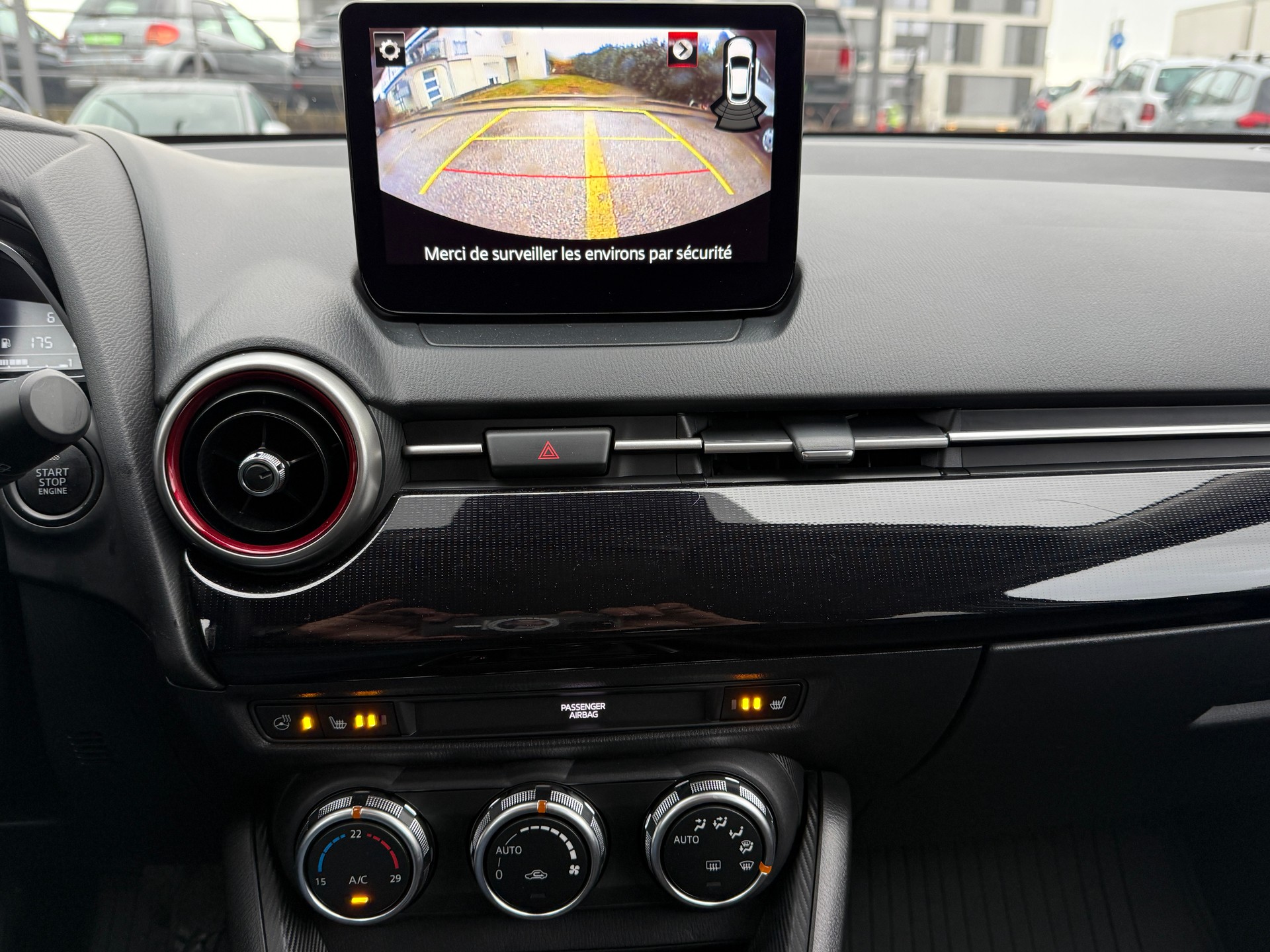 MAZDA 2 SKYACTIV-G 90 Homura Automat-image-13