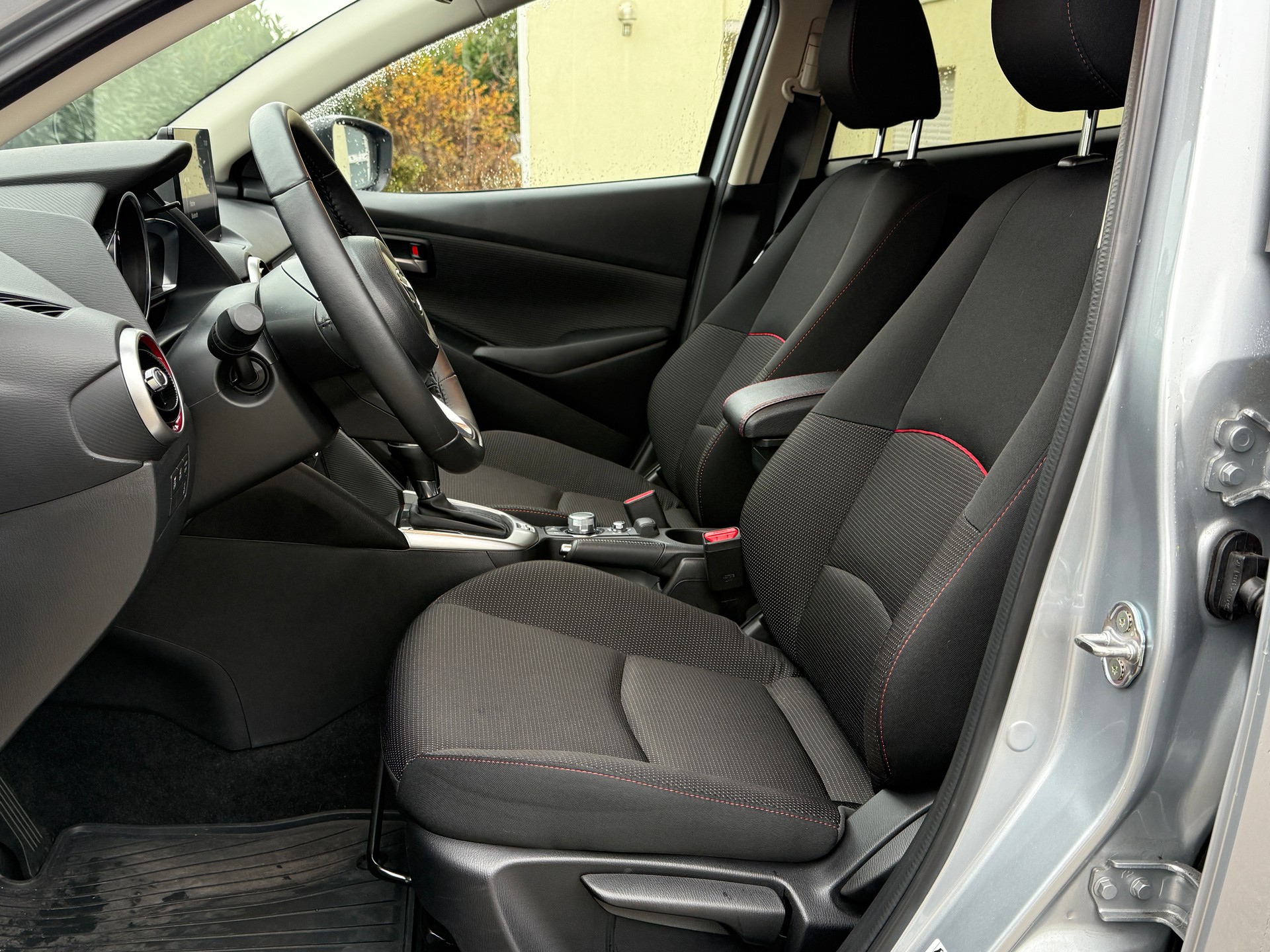 MAZDA 2 SKYACTIV-G 90 Homura Automat-image-17