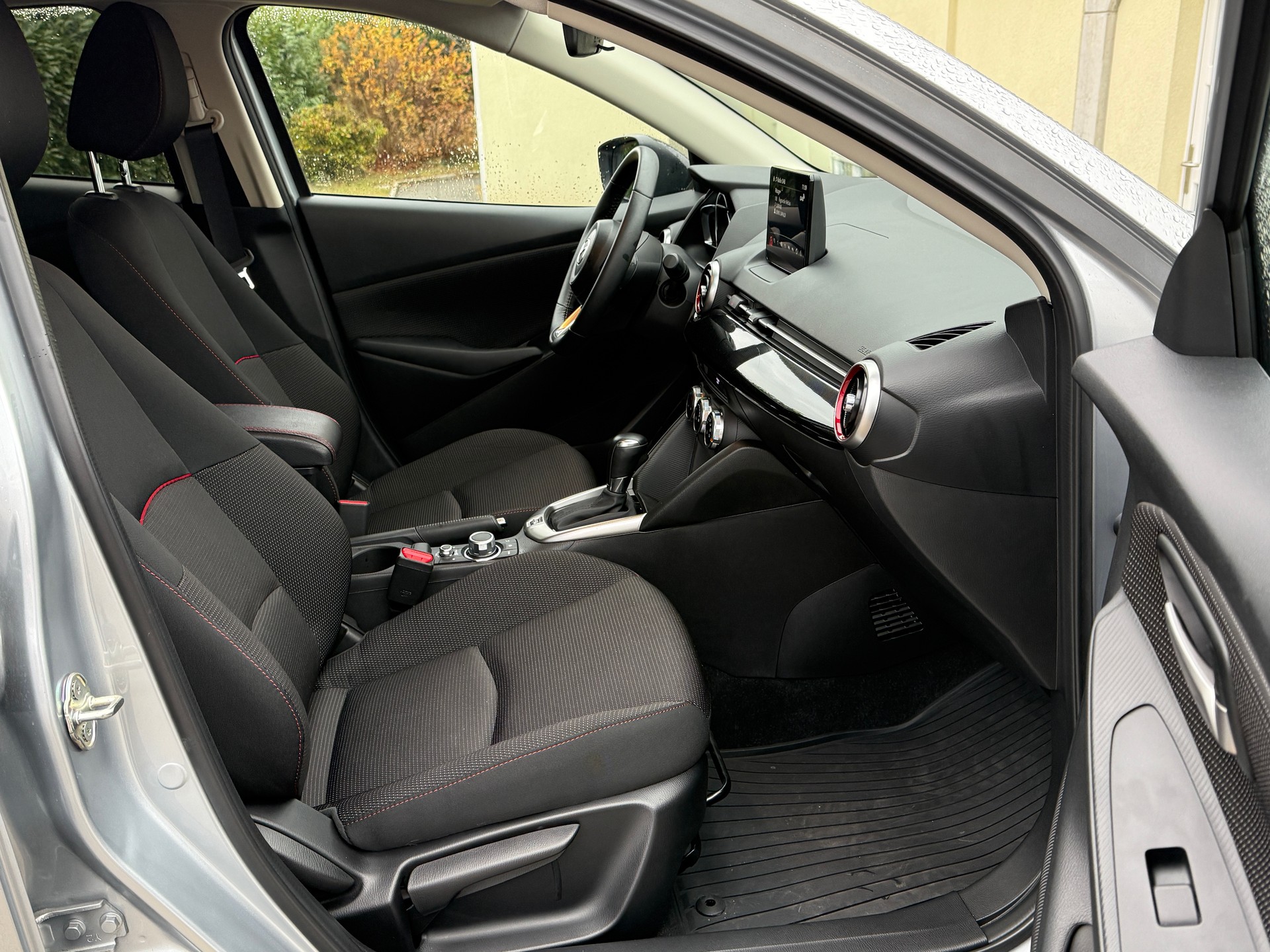 MAZDA 2 SKYACTIV-G 90 Homura Automat-image-14