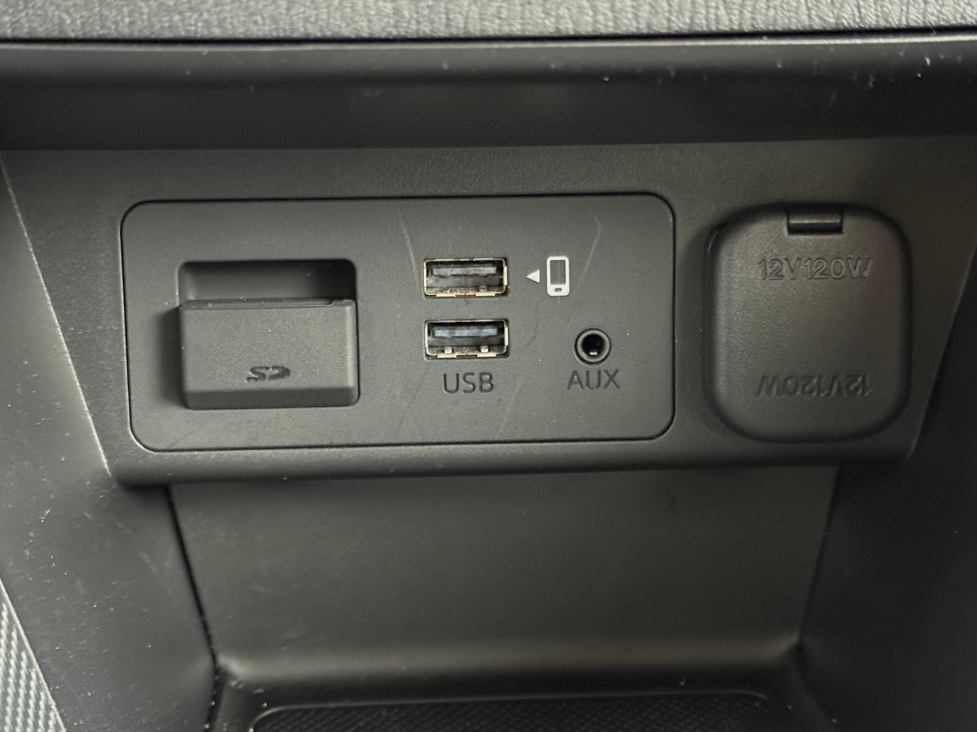 MAZDA 2 SKYACTIV-G 90 Homura Automat-image-26