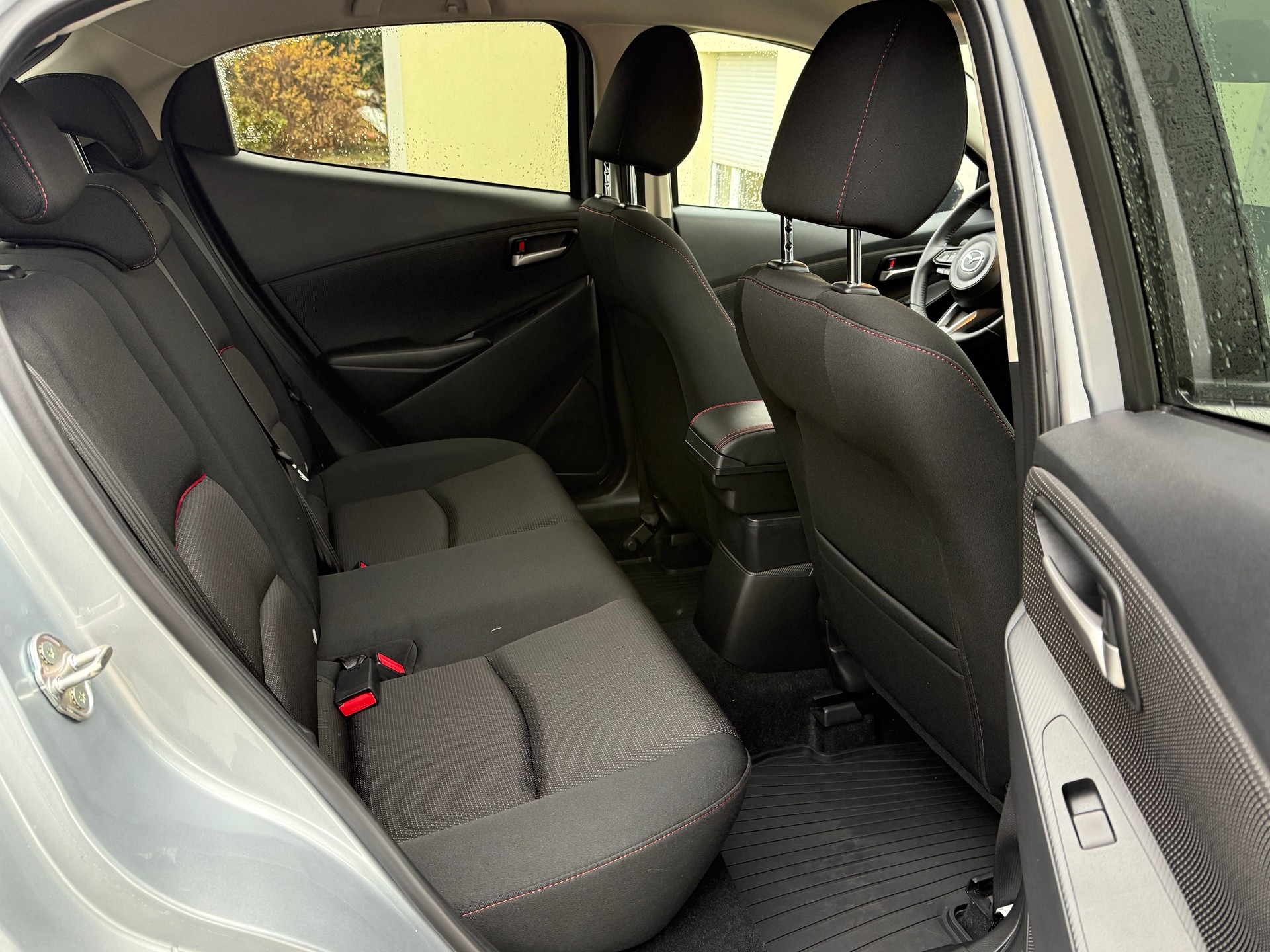 MAZDA 2 SKYACTIV-G 90 Homura Automat-image-18