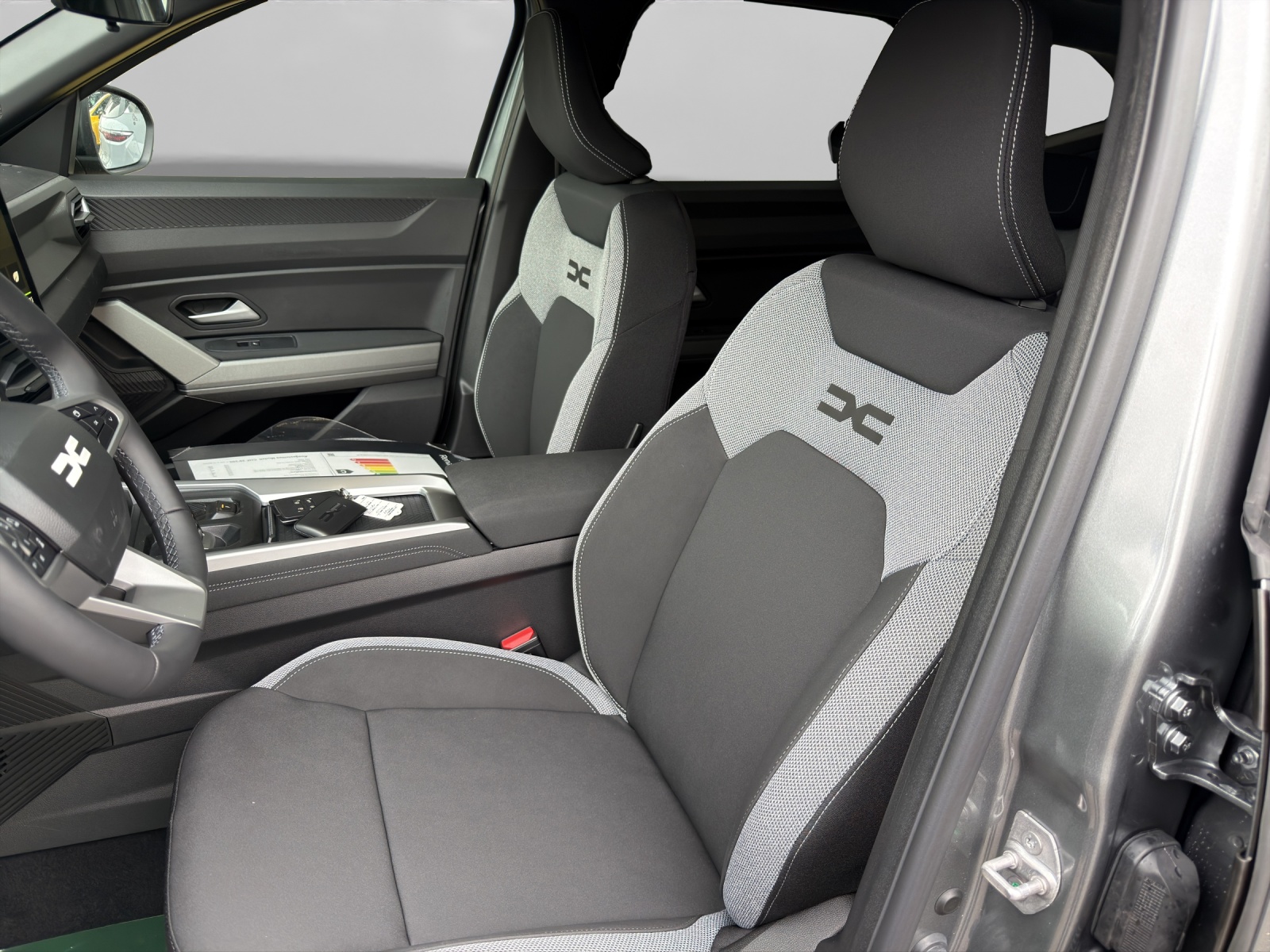 DACIA BIGSTER journey hybrid 155-image-8