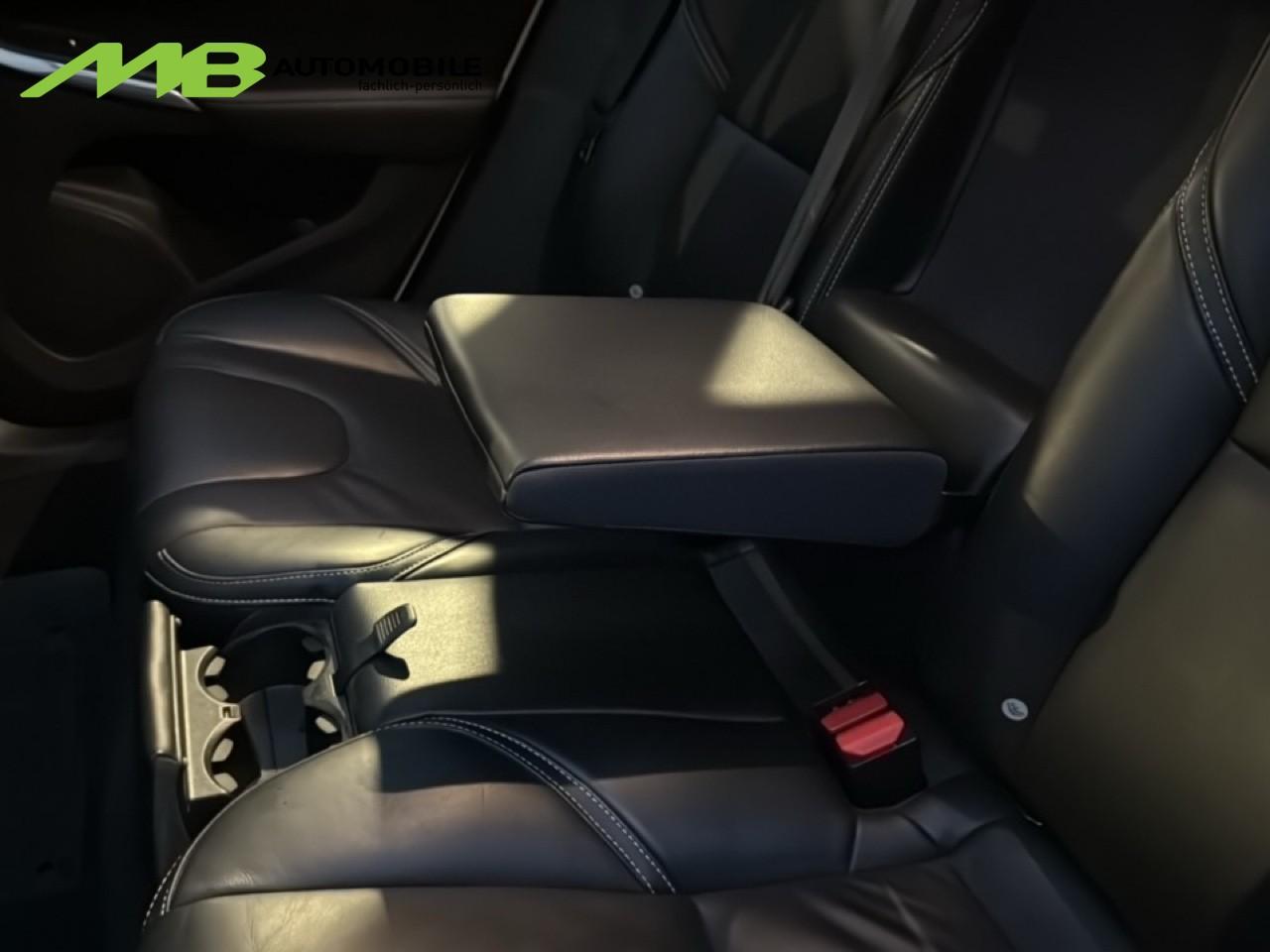 VOLVO V40 2.0 D4 Momentum S/S-image-14