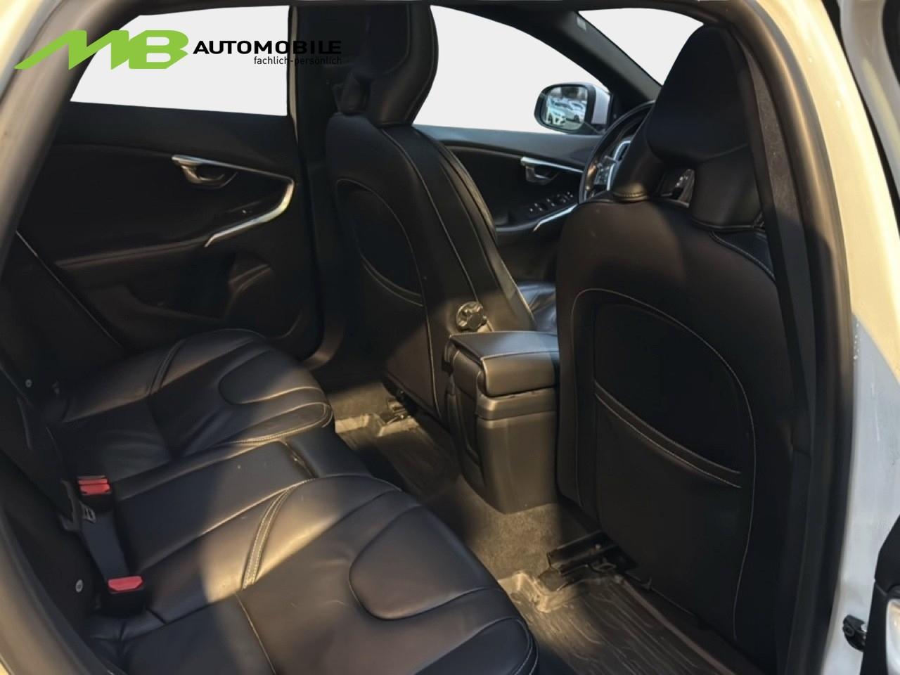 VOLVO V40 2.0 D4 Momentum S/S-image-9