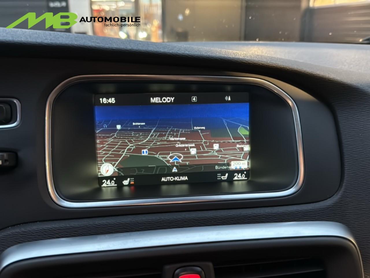 VOLVO V40 2.0 D4 Momentum S/S-image-13