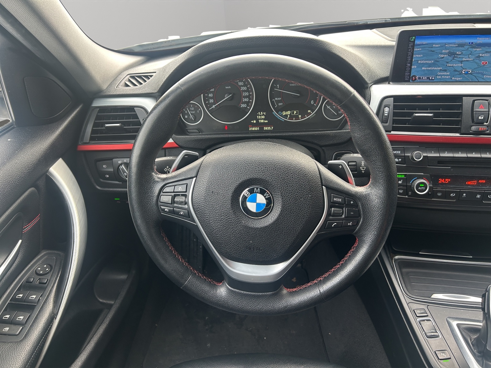 BMW 320d Touring Steptronic-image-13