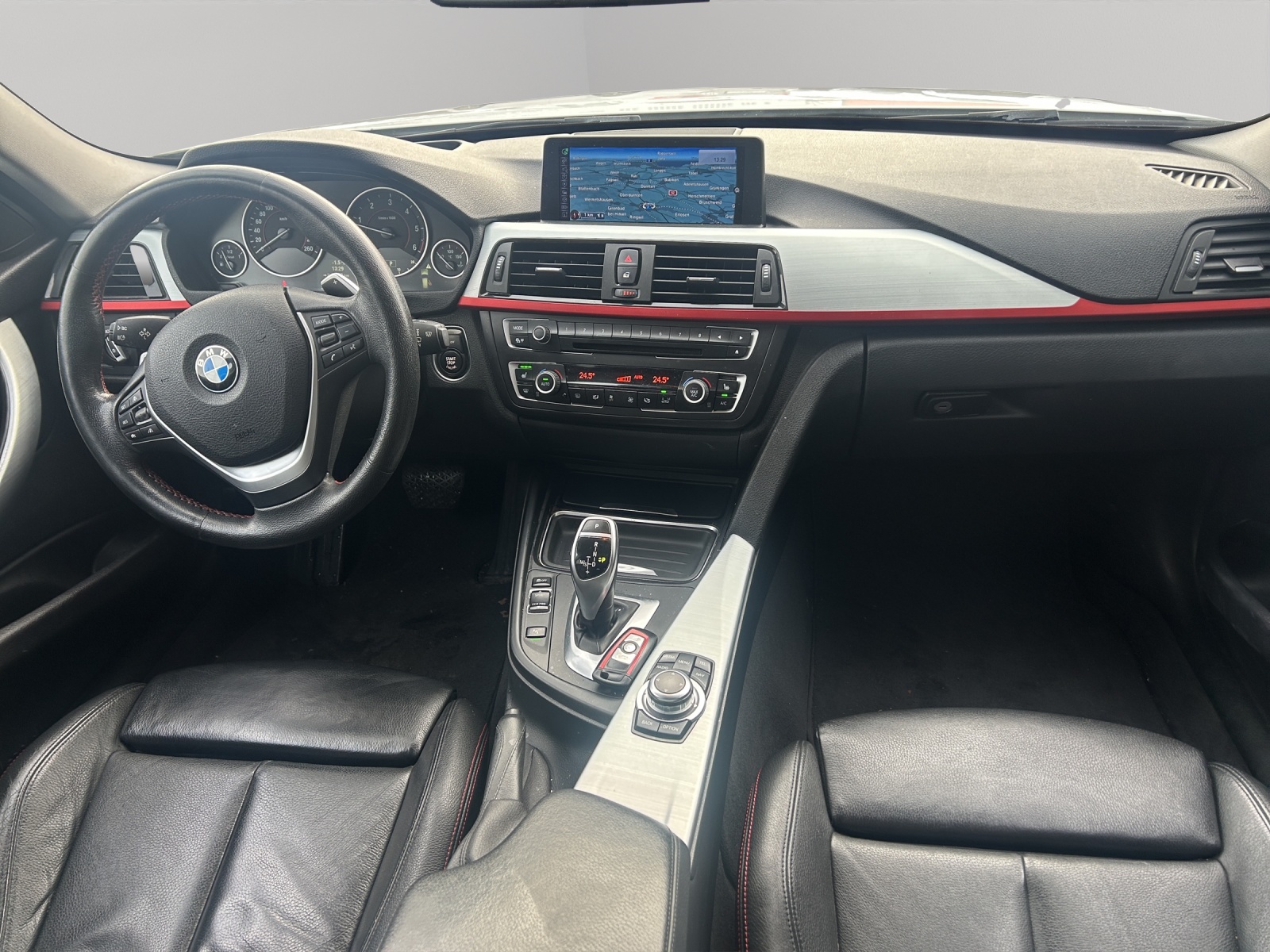 BMW 320d Touring Steptronic-image-9