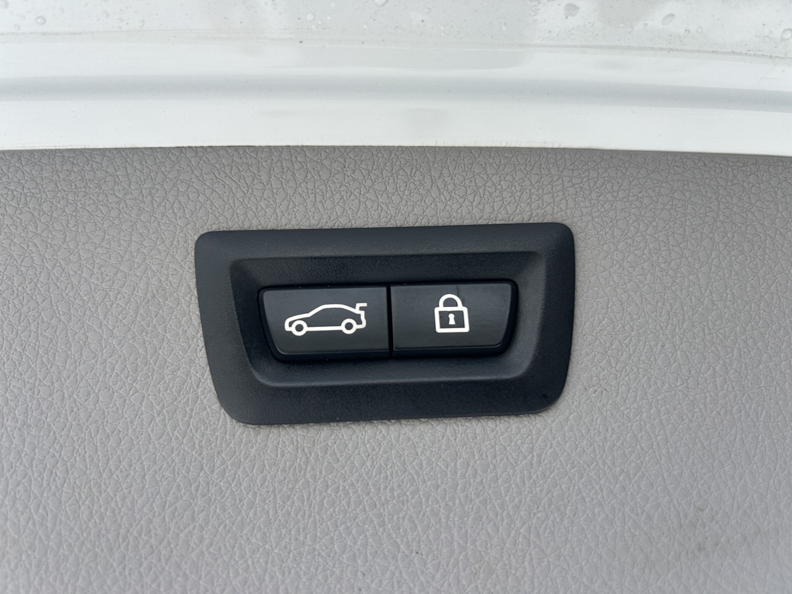 BMW 320d Touring Steptronic-image-16