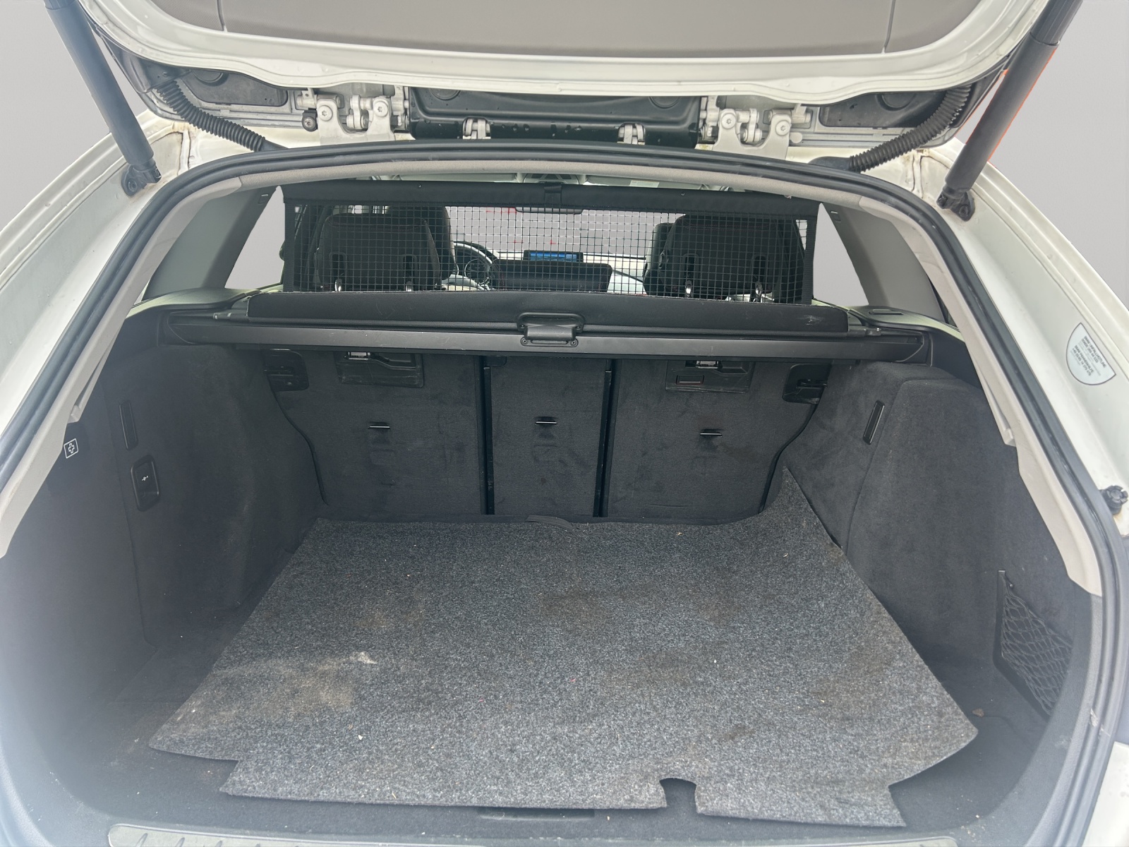 BMW 320d Touring Steptronic-image-18