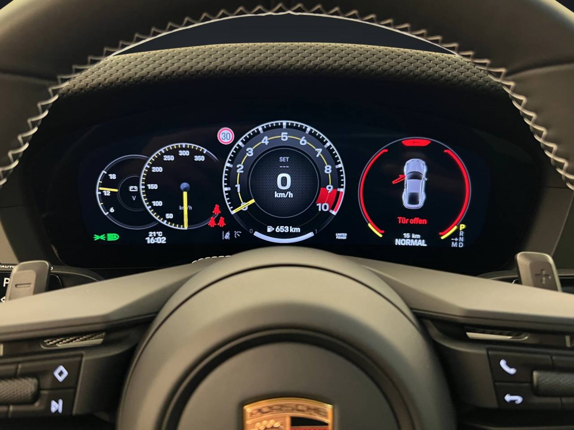 PORSCHE 911 GT3 mit Touring-Paket-image-13