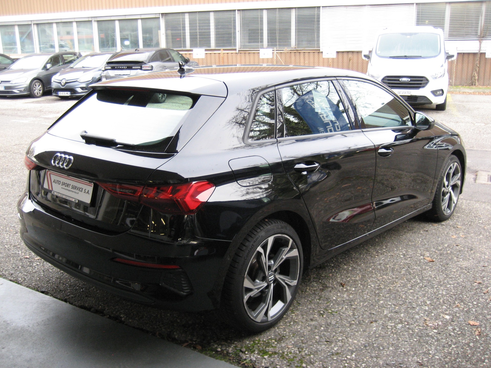 AUDI A3 Sportback 35 TFSI Attraction S-tronic-image-3