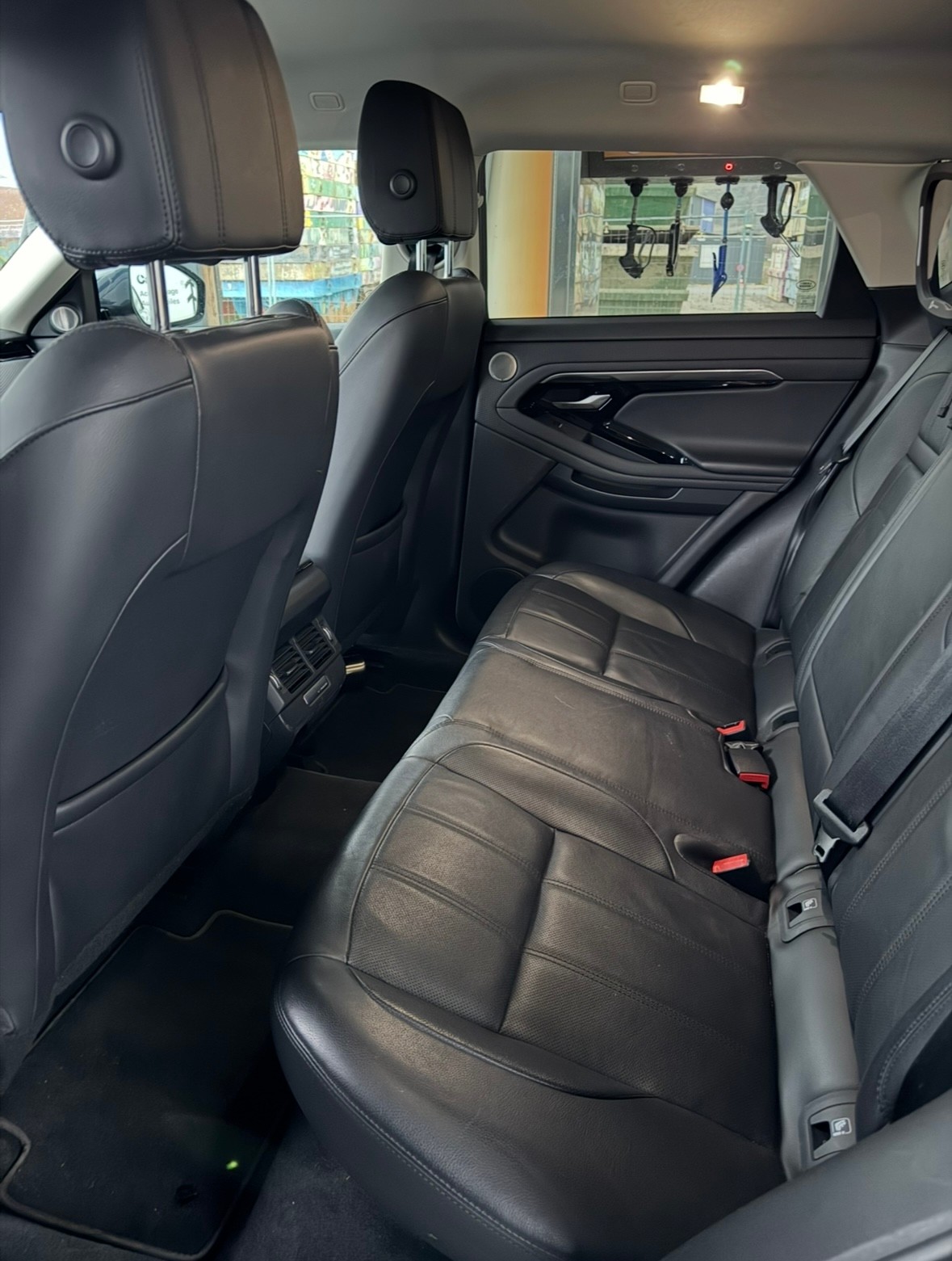 LAND ROVER Range Rover Evoque R-Dynamic D 180 S AT9-image-4