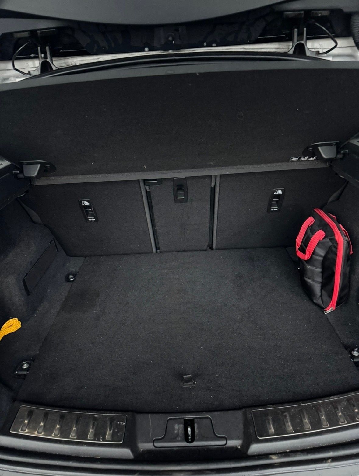 LAND ROVER Range Rover Evoque R-Dynamic D 180 S AT9-image-5