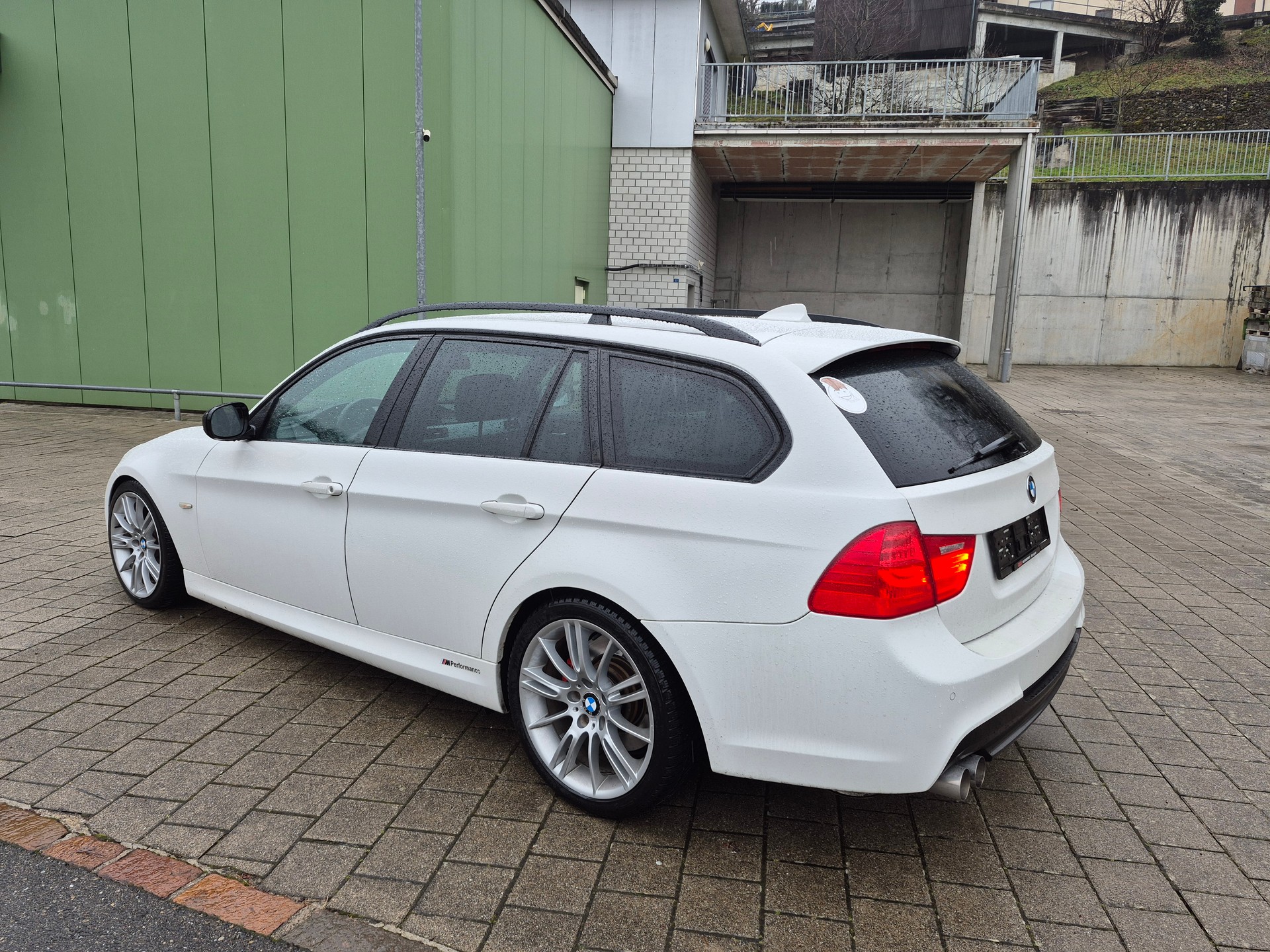 BMW 330d xDrive Touring Steptronic-image-5