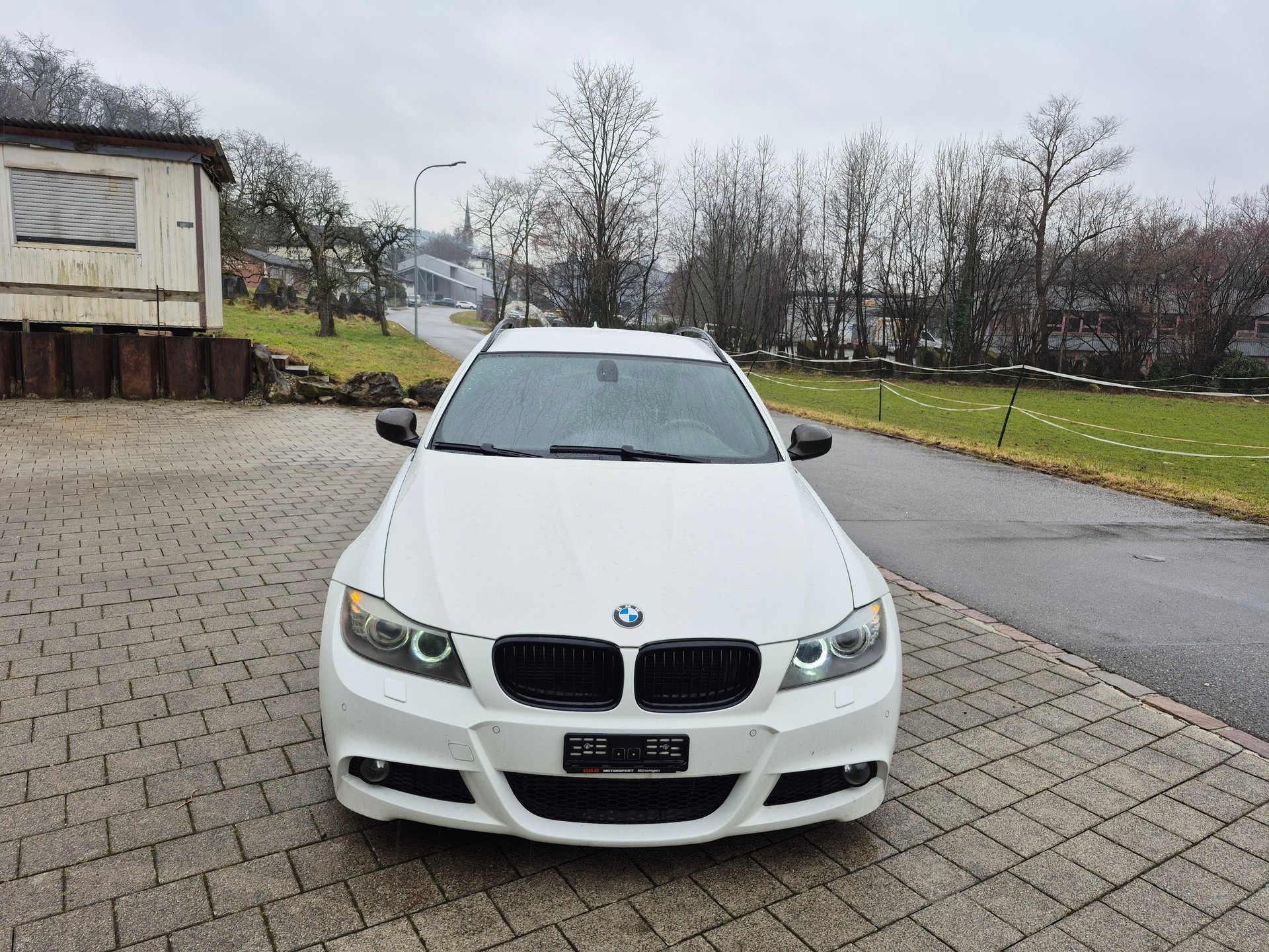 BMW 330d xDrive Touring Steptronic-image-1