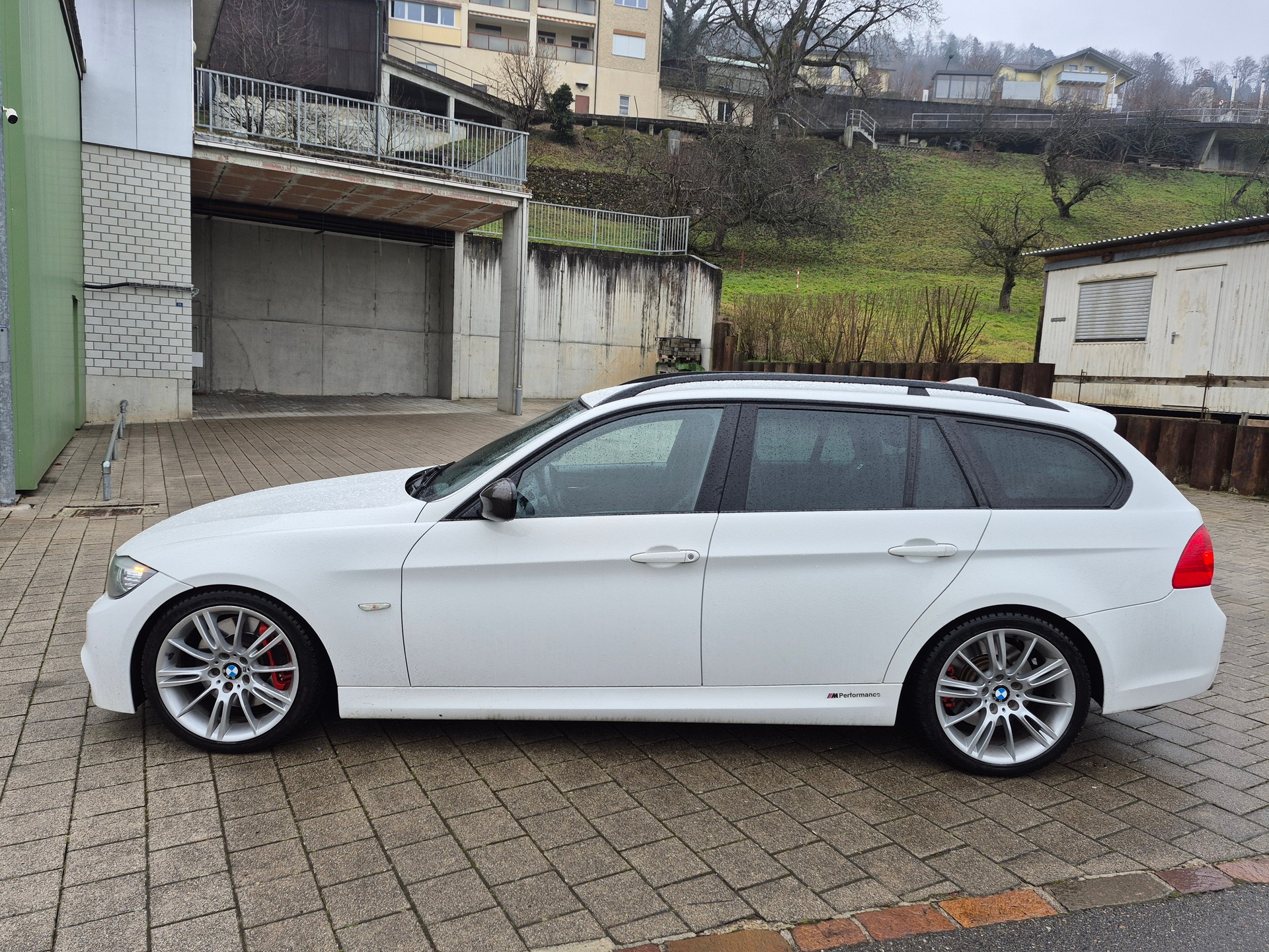 BMW 330d xDrive Touring Steptronic-image-4