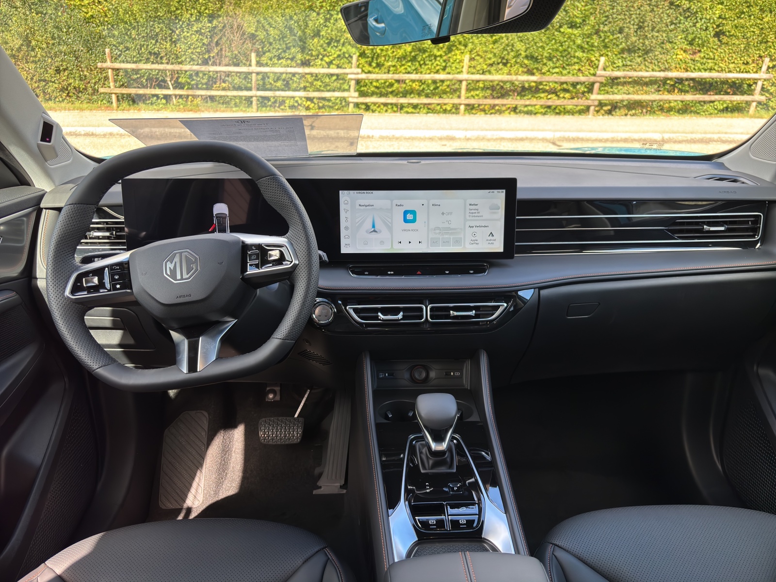 MG HS 1.5 Hybrid Luxury-image-11