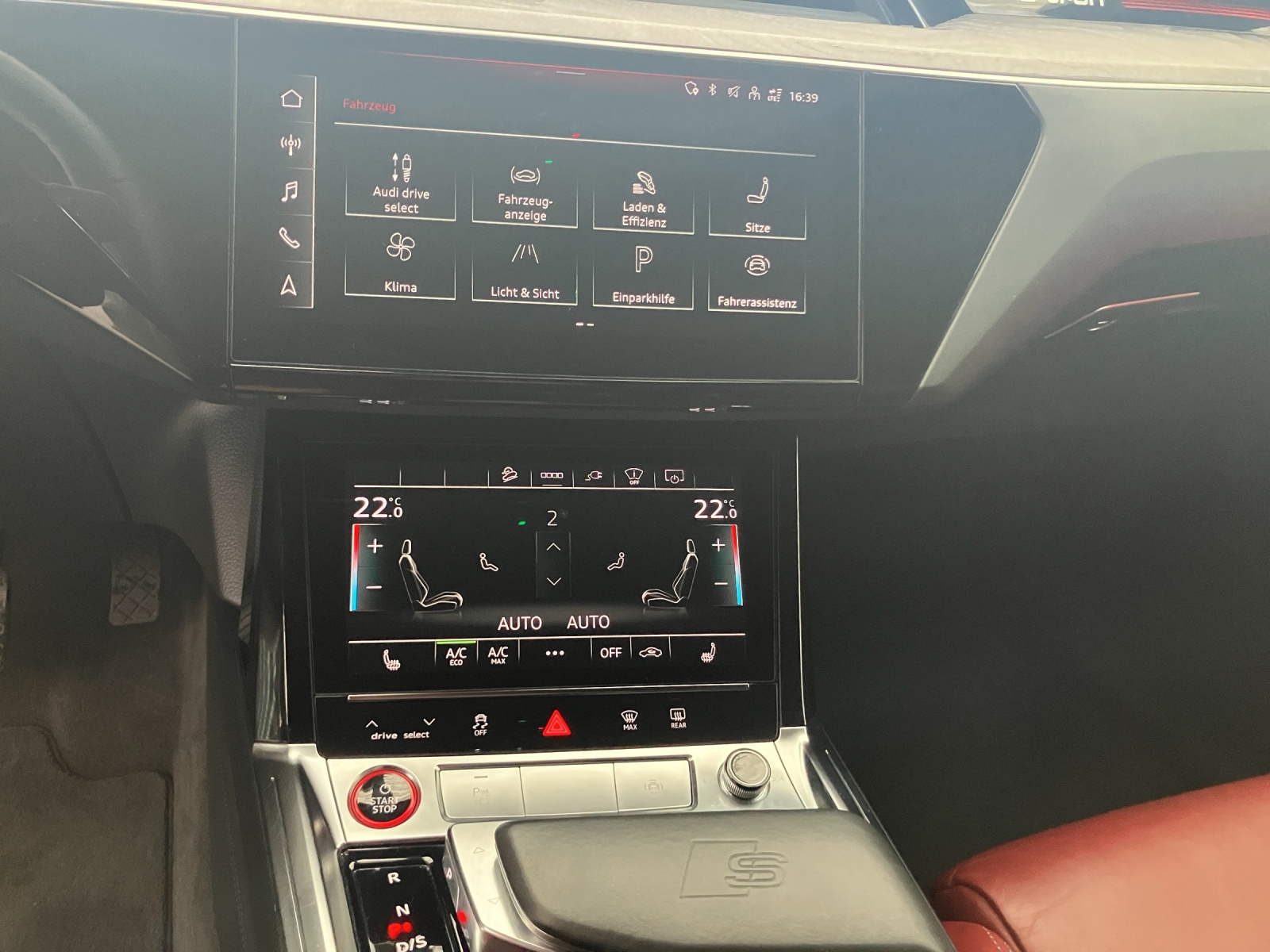 AUDI e-tron S Sportback quattro-image-11
