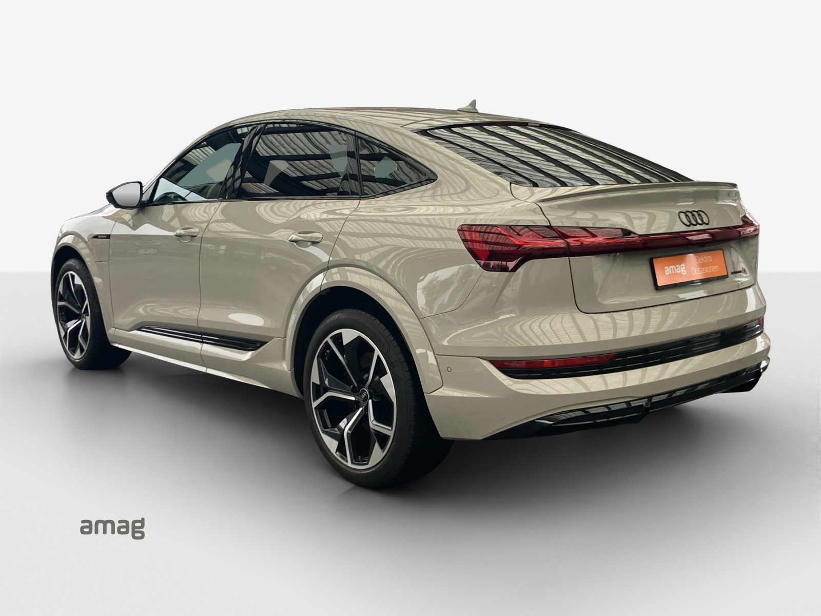 AUDI e-tron S Sportback quattro-image-2