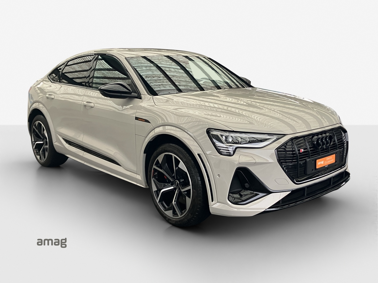 AUDI e-tron S Sportback quattro-image-6