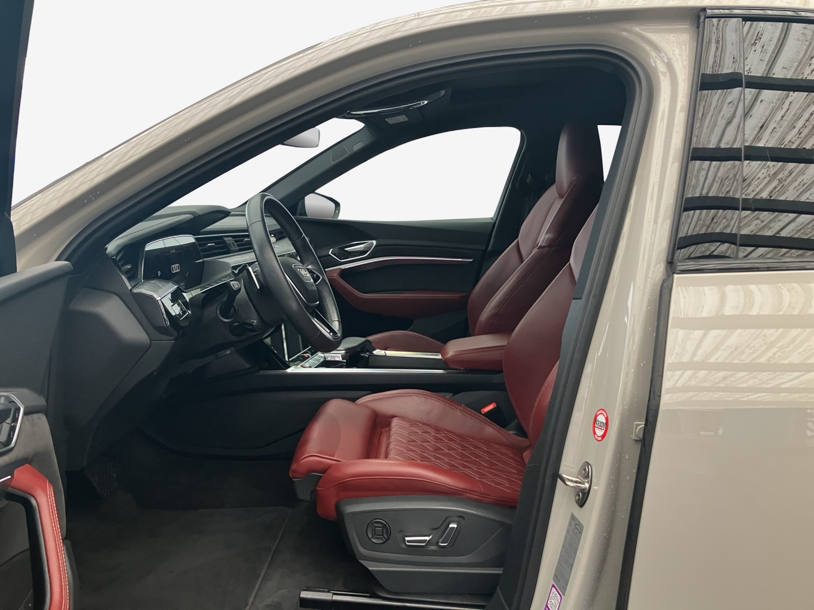AUDI e-tron S Sportback quattro-image-8