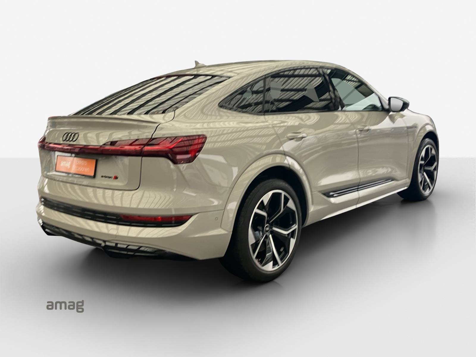 AUDI e-tron S Sportback quattro-image-5