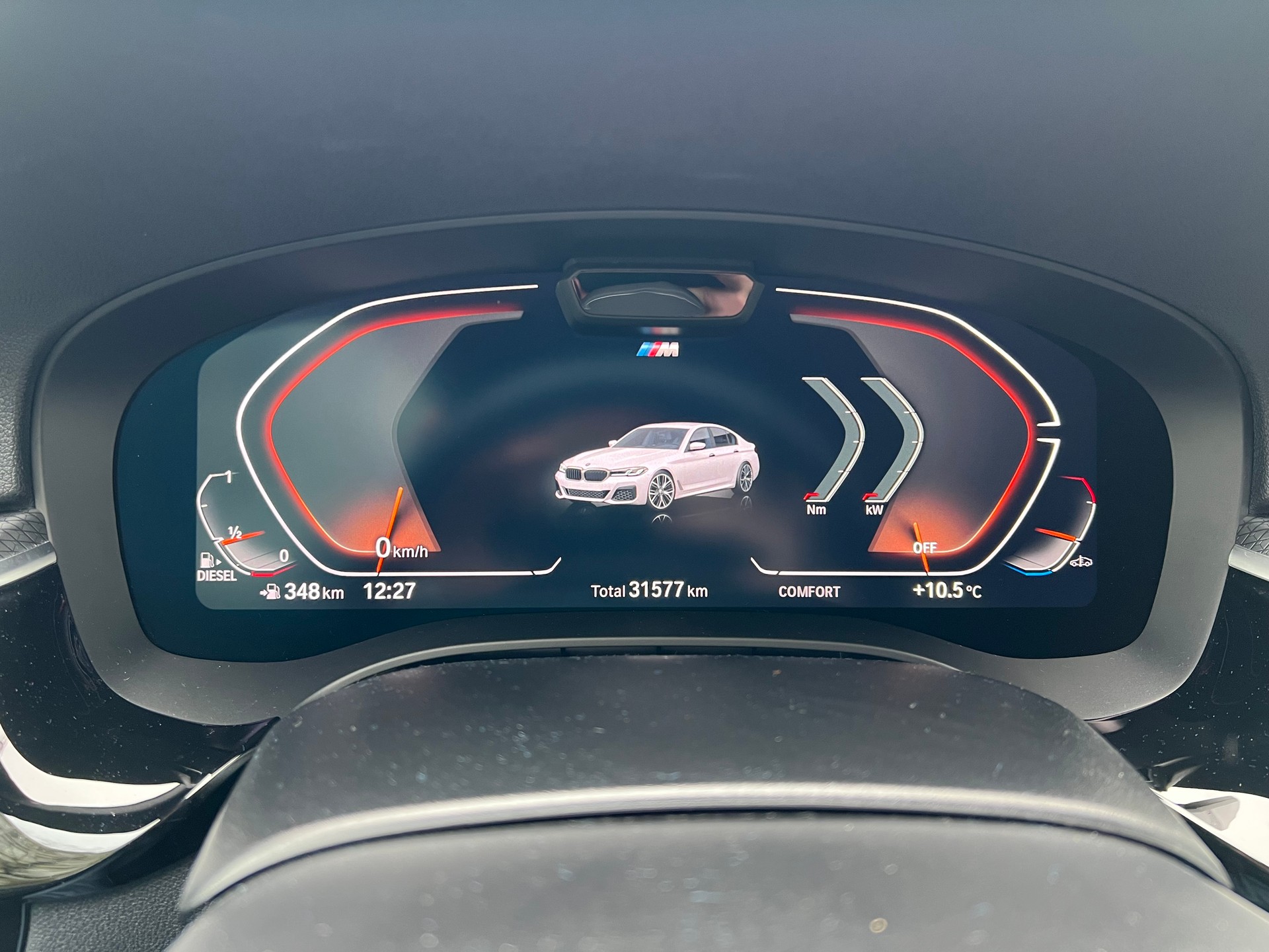 BMW 530d xDrive 48V M Sport Steptronic-image-14
