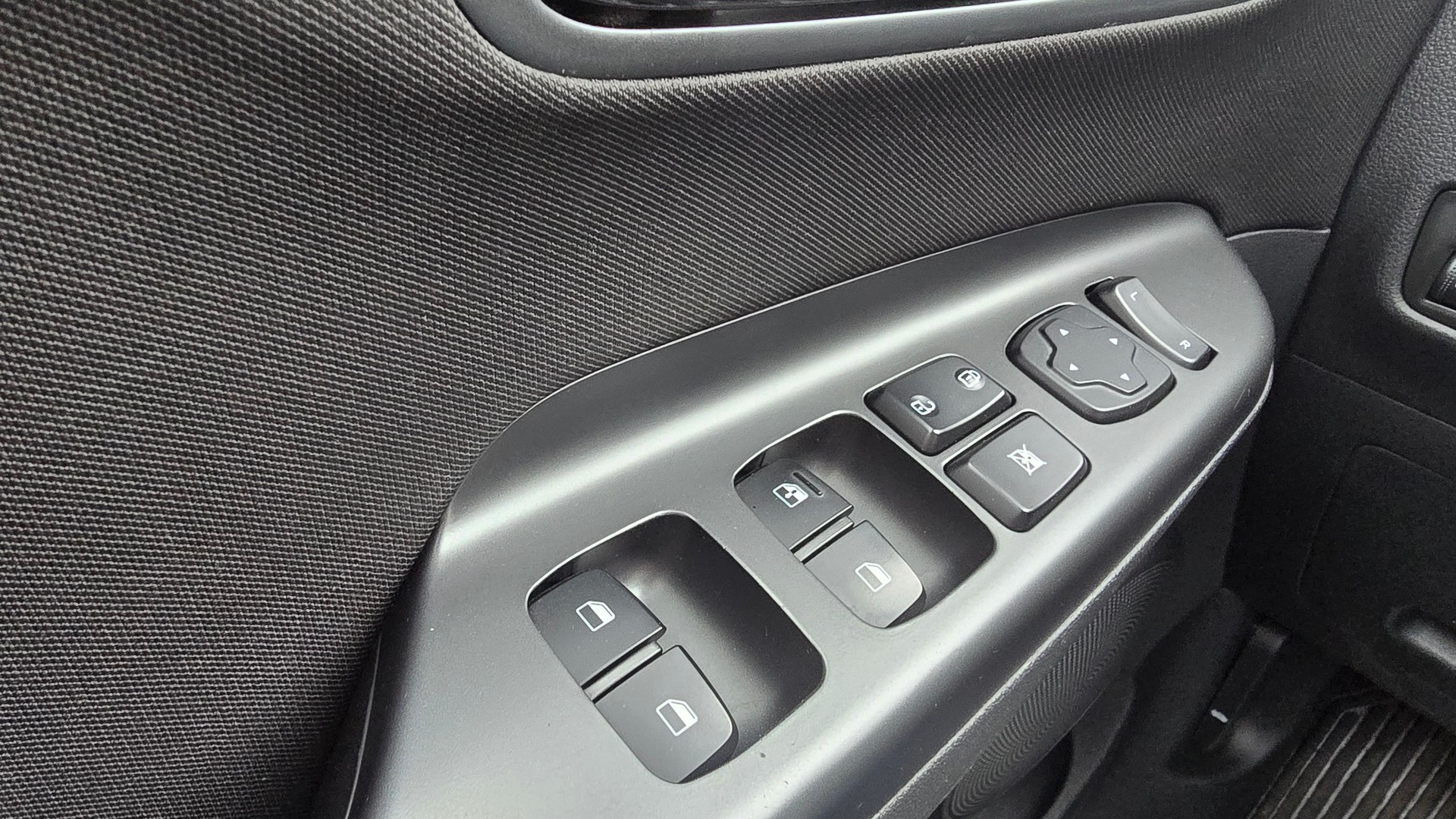 HYUNDAI Kona 1.6 GDi HEV Vertex DCT-image-14
