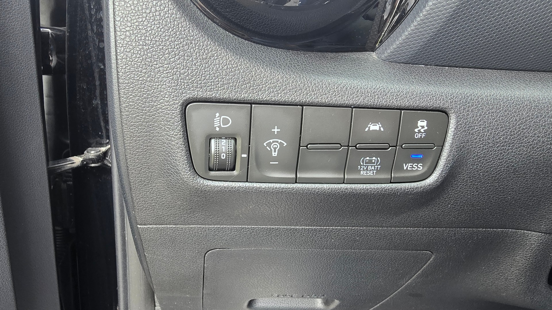 HYUNDAI Kona 1.6 GDi HEV Vertex DCT-image-13
