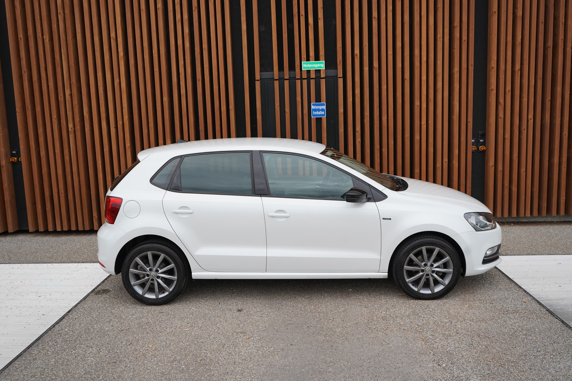 VW Polo 1.2 TSI BMT FRESH DSG l 90 PS-image-4