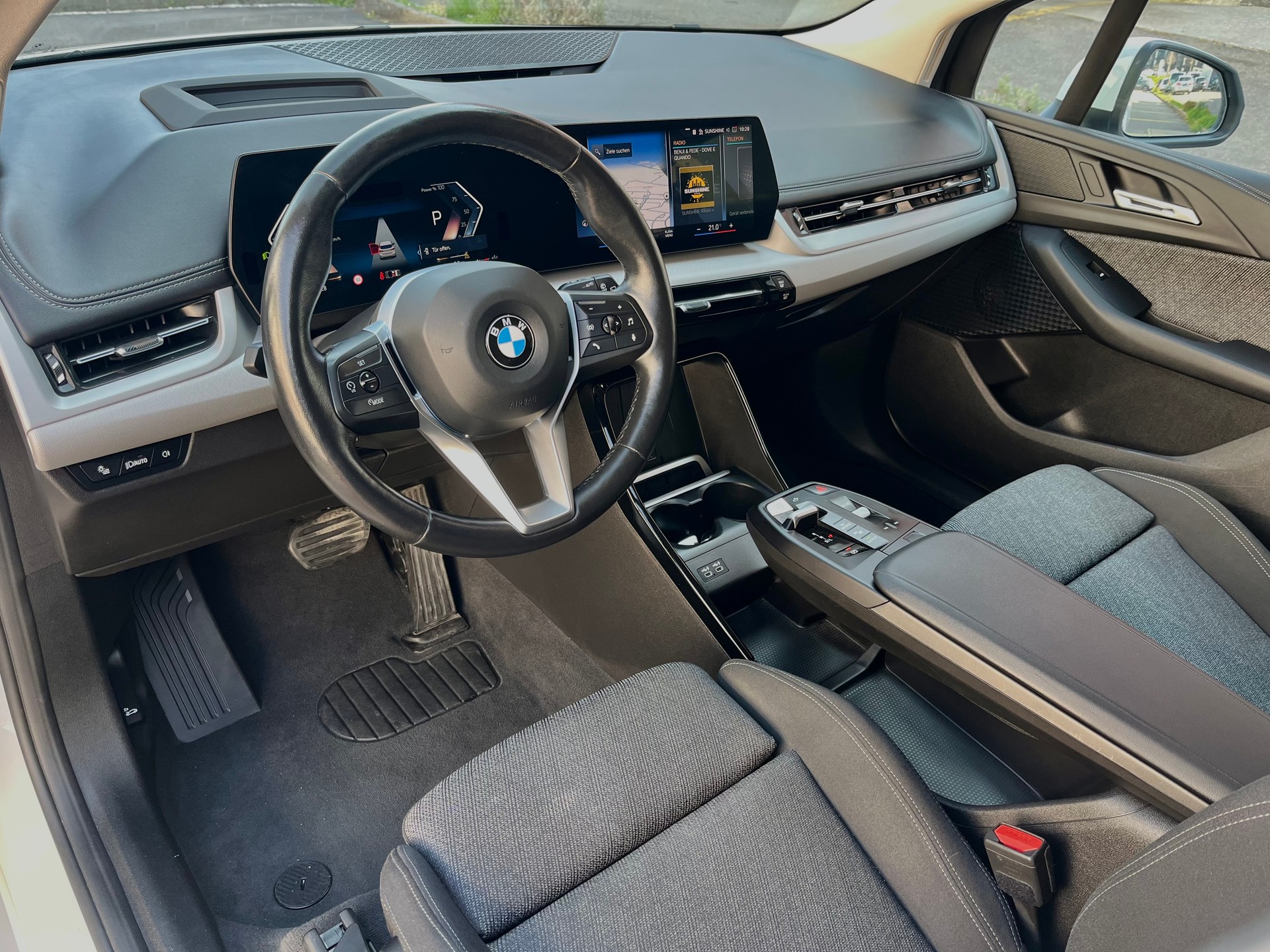 BMW 223d Active Tourer xDrive DKG**AHK 1500 Kg**-image-12