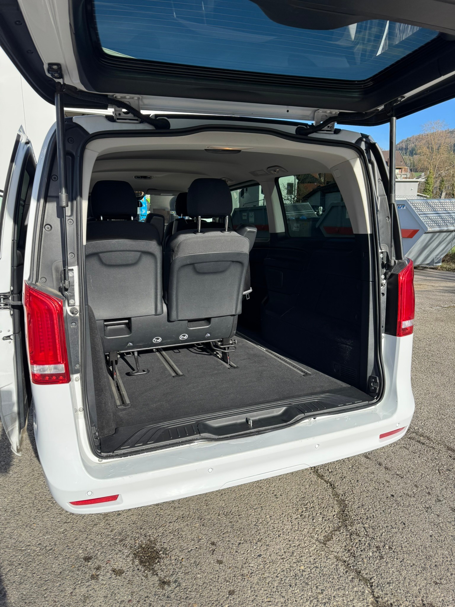 MERCEDES-BENZ V 250 d lang 4Matic 9G-Tronic-image-8
