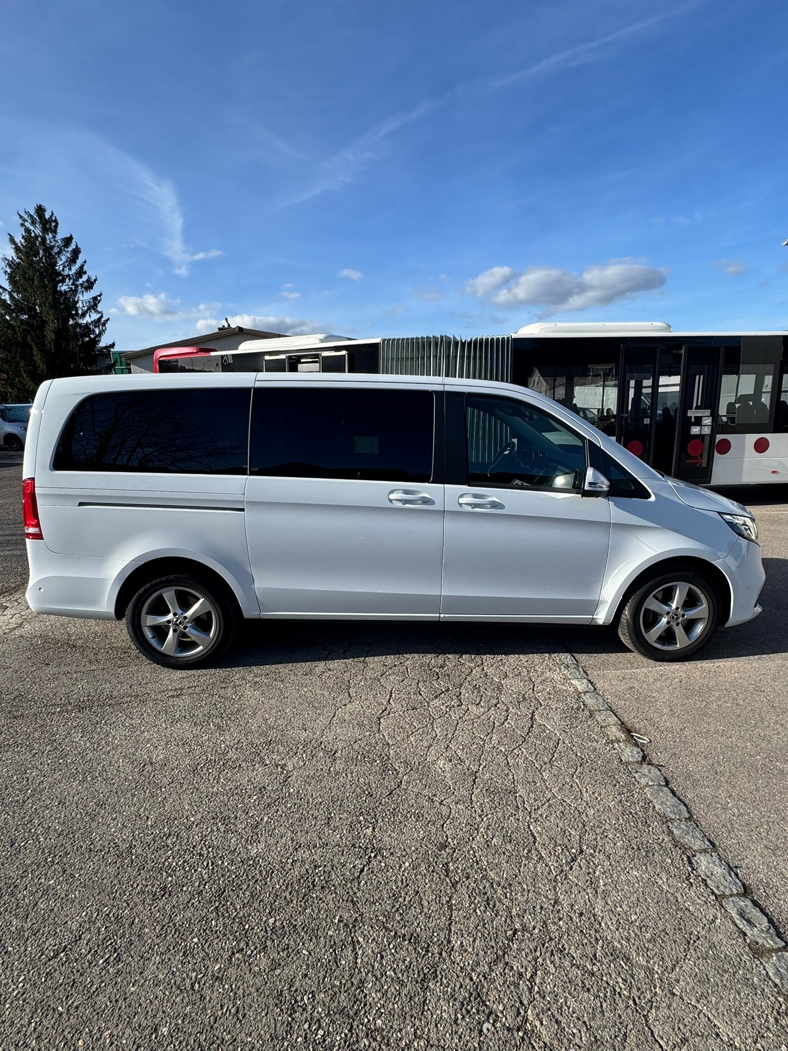 MERCEDES-BENZ V 250 d lang 4Matic 9G-Tronic-image-3