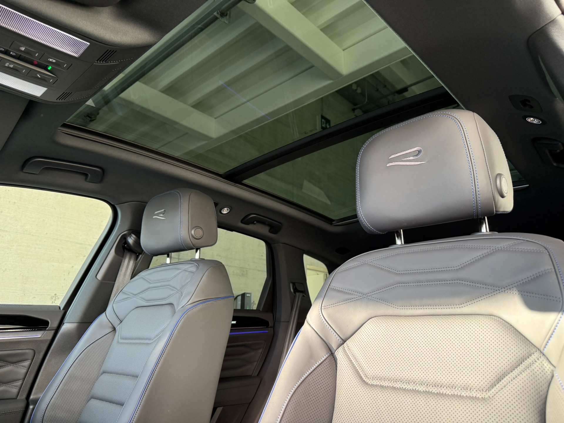 VW Touareg 3.0 TSI eHybrid R Final Edition Tiptronic-image-13