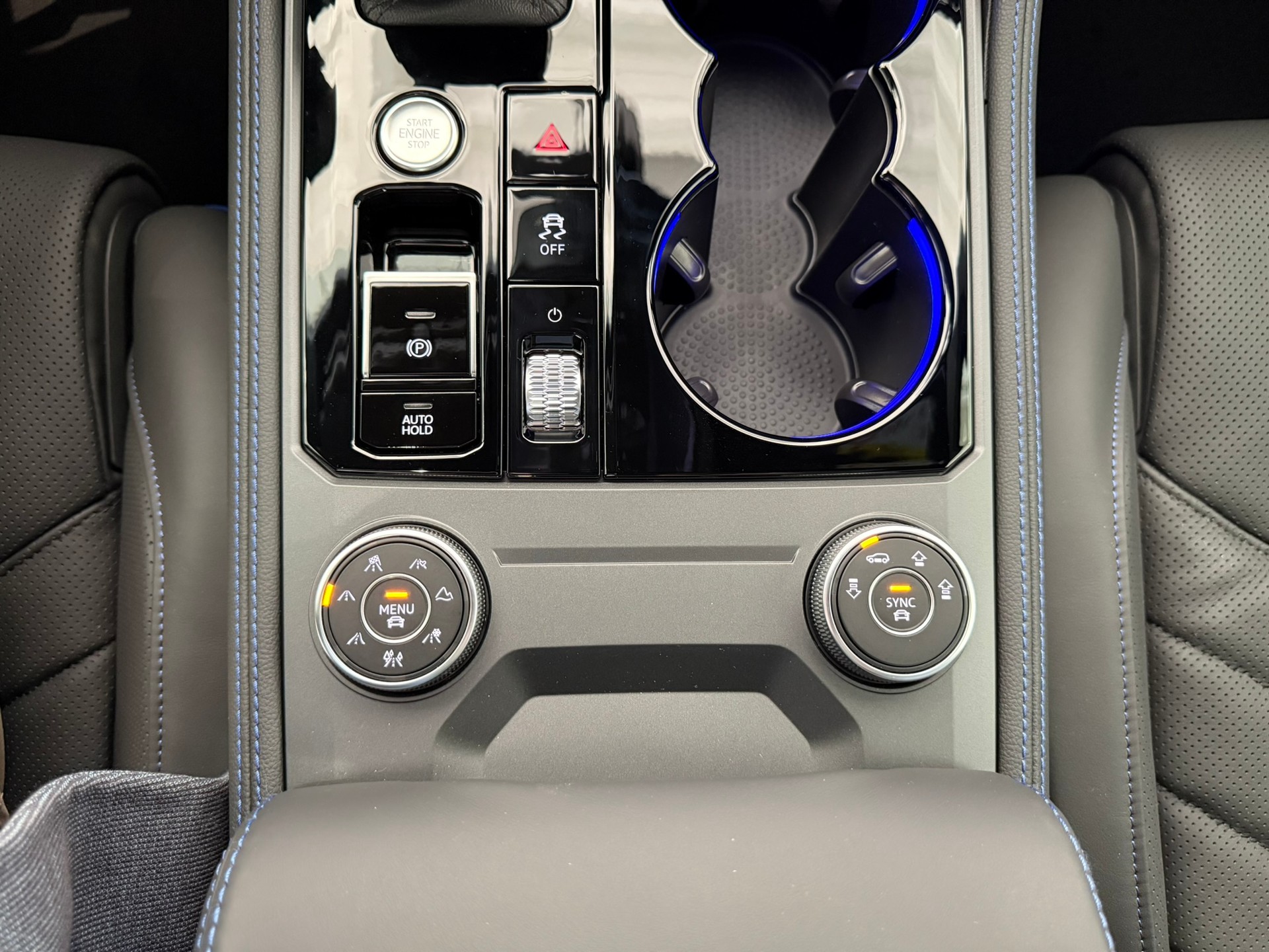 VW Touareg 3.0 TSI eHybrid R Final Edition Tiptronic-image-16
