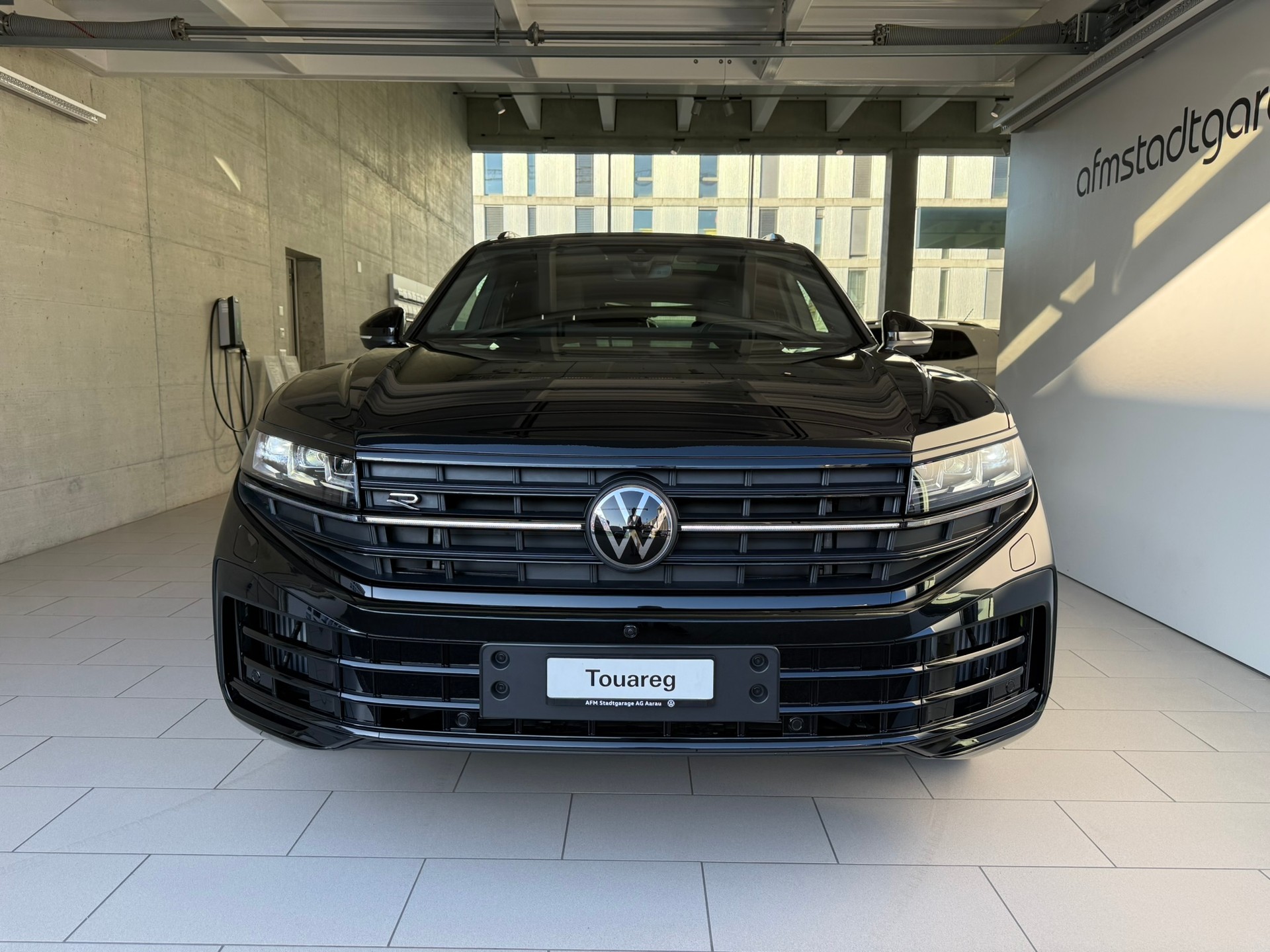 VW Touareg 3.0 TSI eHybrid R Final Edition Tiptronic-image-1