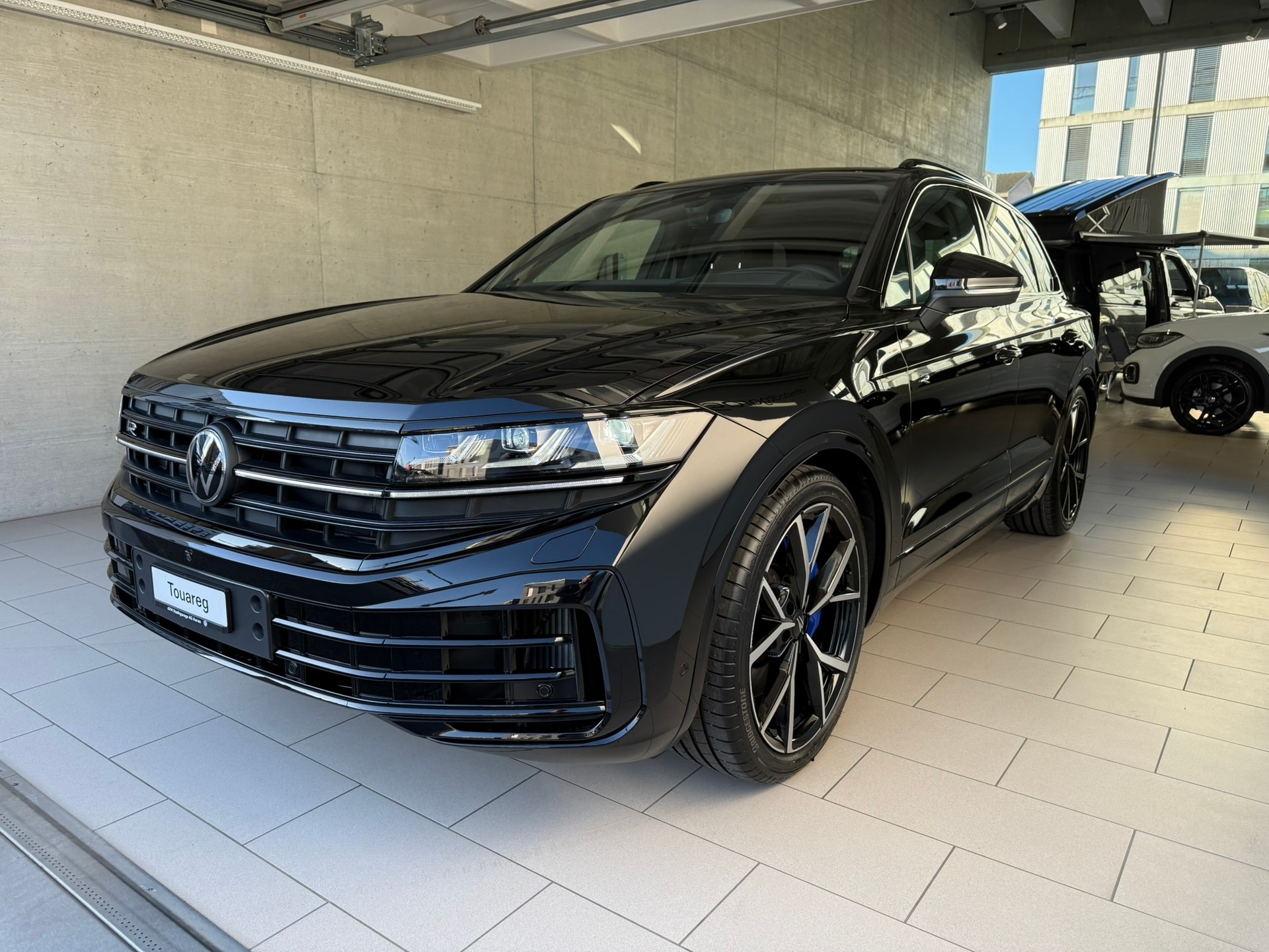 VW Touareg 3.0 TSI eHybrid R Final Edition Tiptronic-image-2
