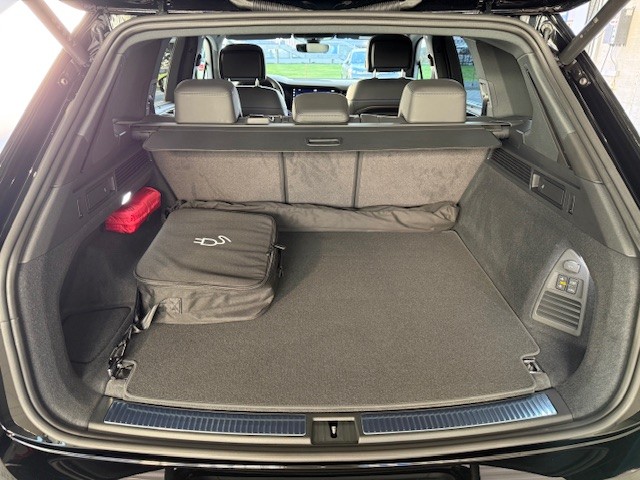 VW Touareg 3.0 TSI eHybrid R Final Edition Tiptronic-image-5