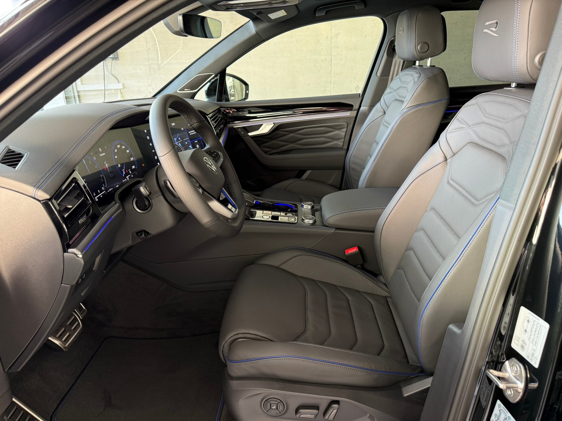 VW Touareg 3.0 TSI eHybrid R Final Edition Tiptronic-image-8