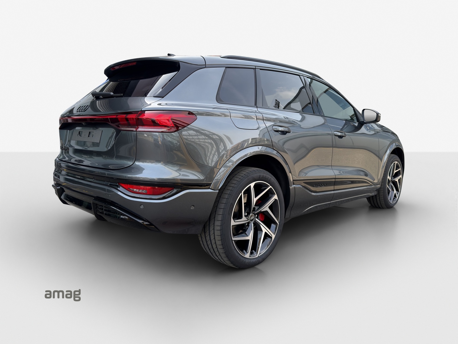 AUDI SQ6 e-tron quattro-image-4