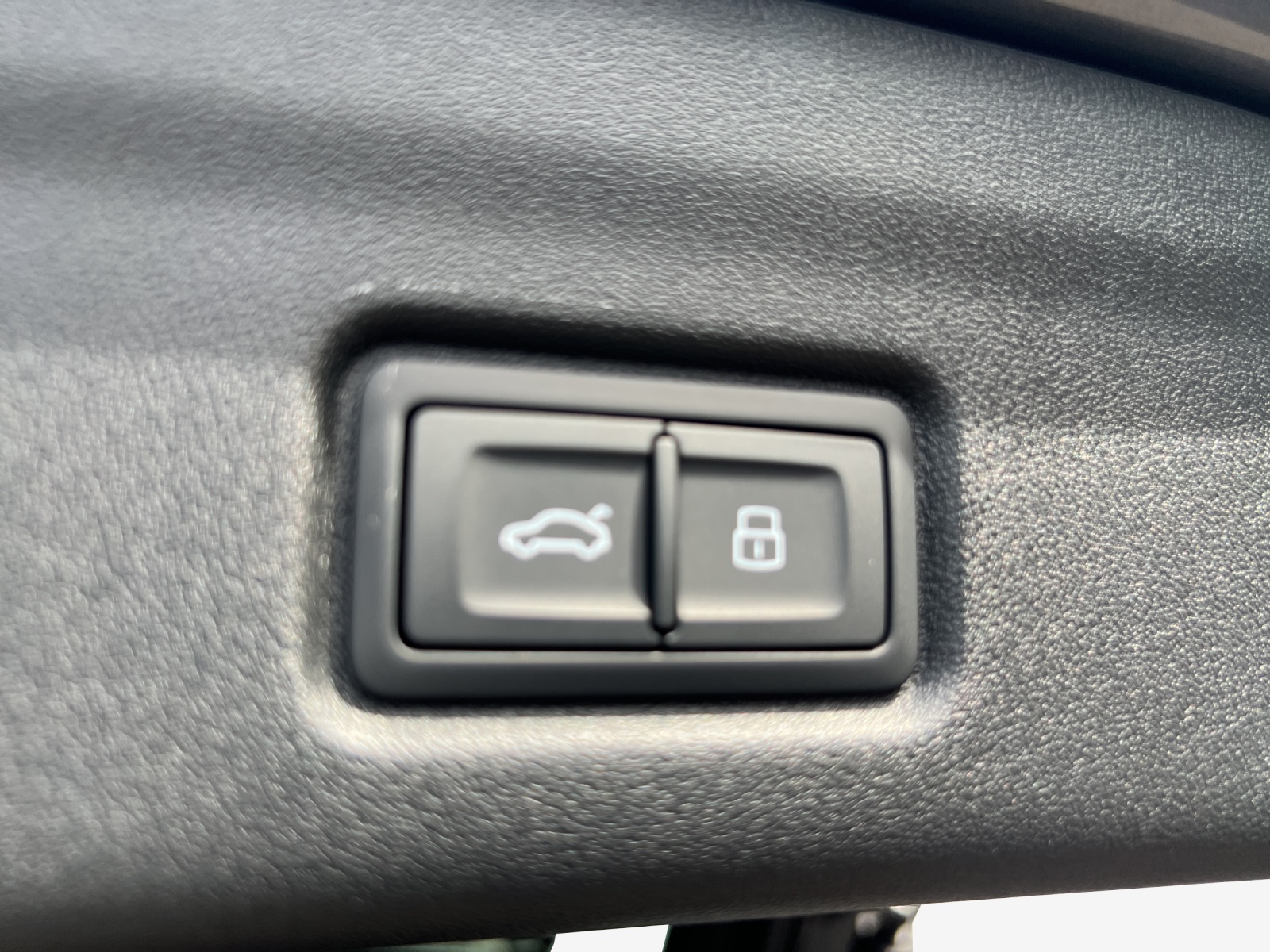 AUDI SQ6 e-tron quattro-image-13