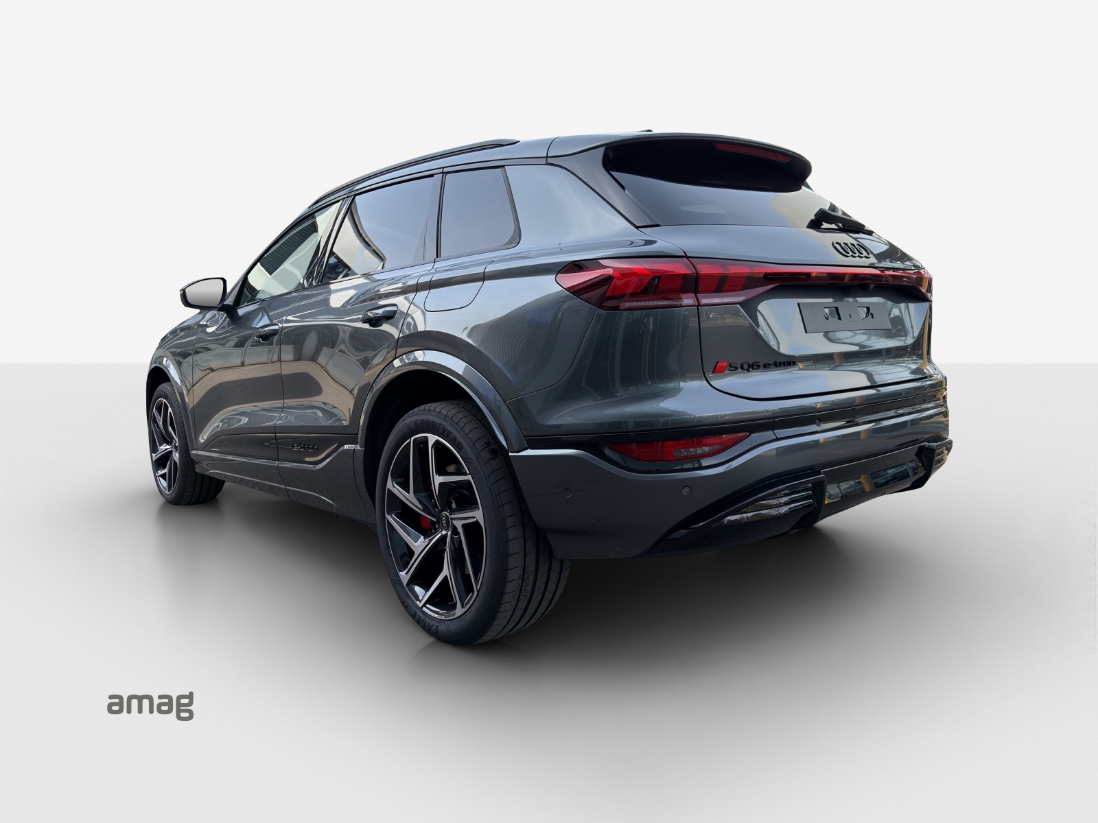 AUDI SQ6 e-tron quattro-image-2