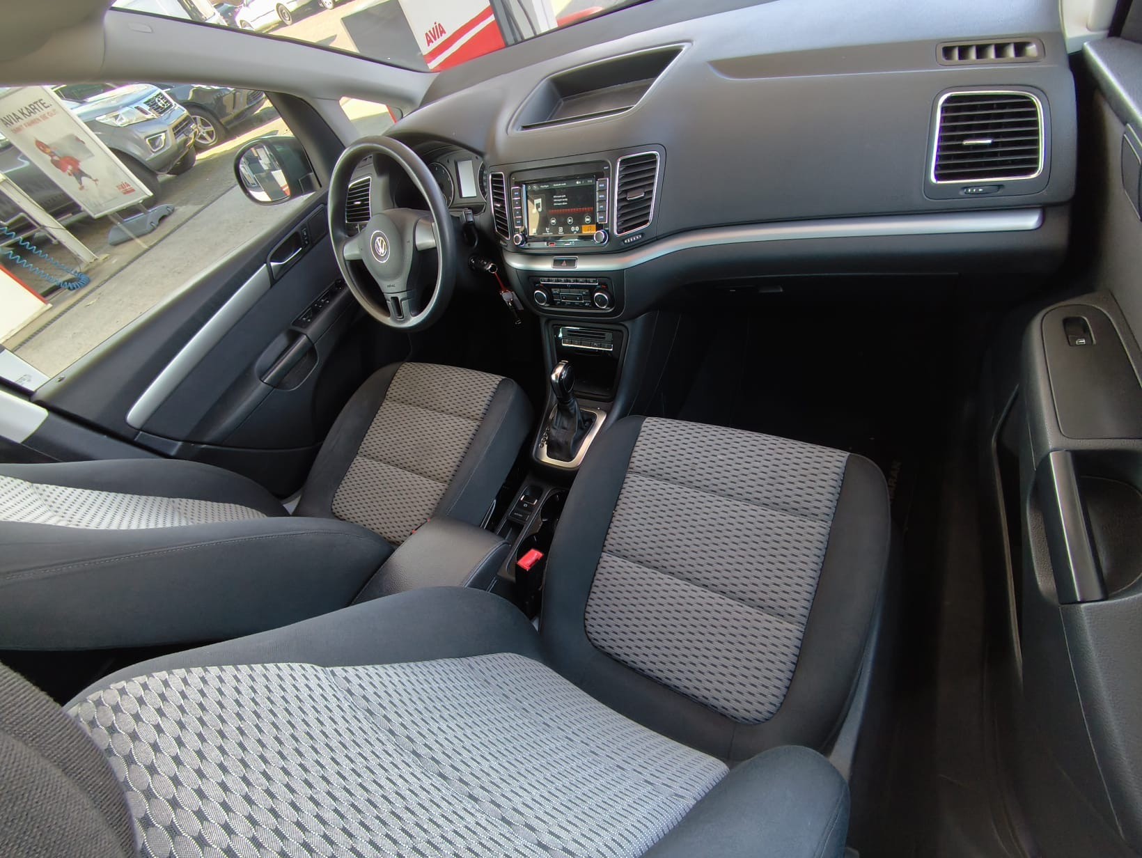 VW Sharan 1.4 TSI BMT Startline Comfortline DSG-image-10