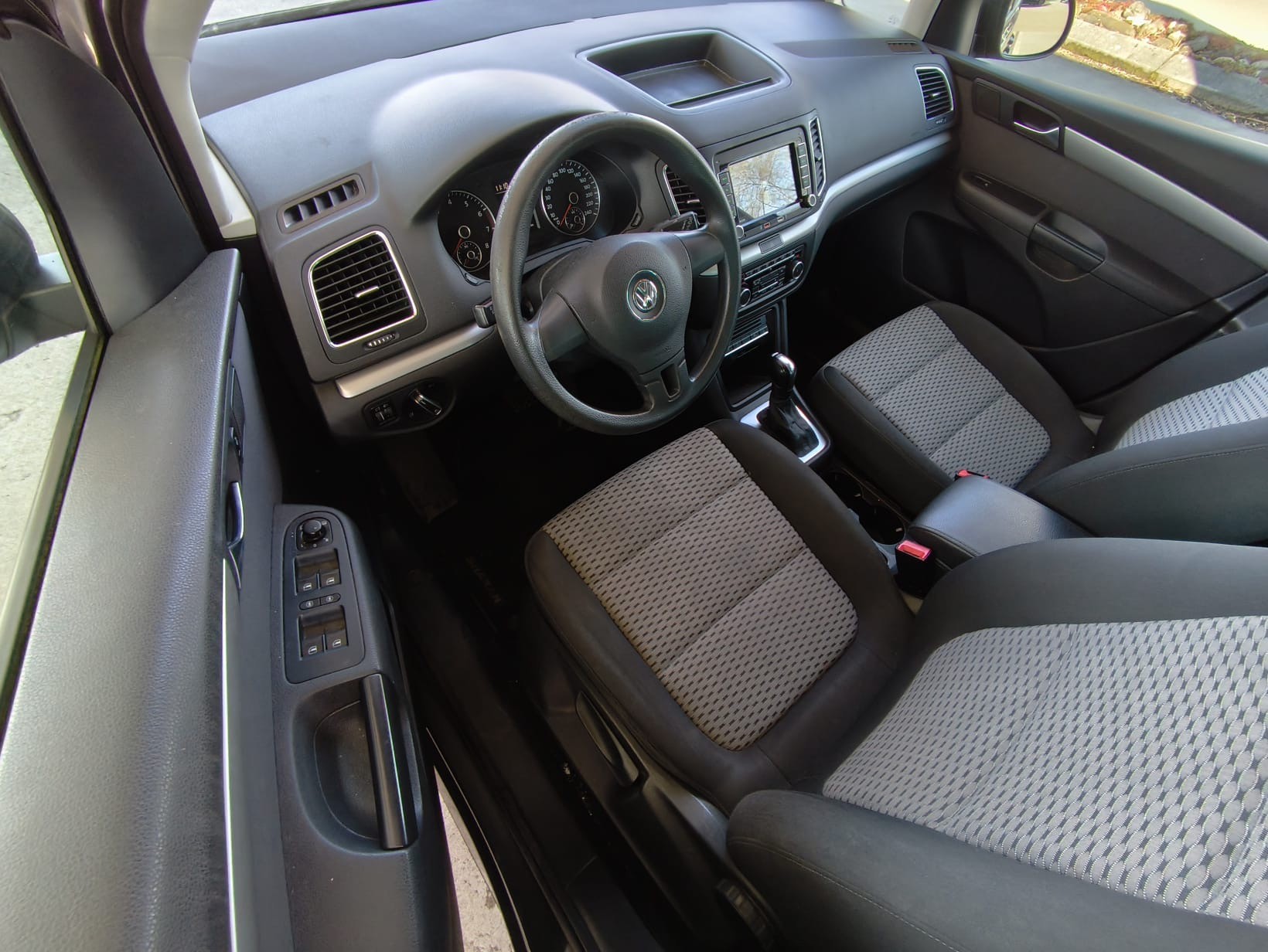 VW Sharan 1.4 TSI BMT Startline Comfortline DSG-image-11