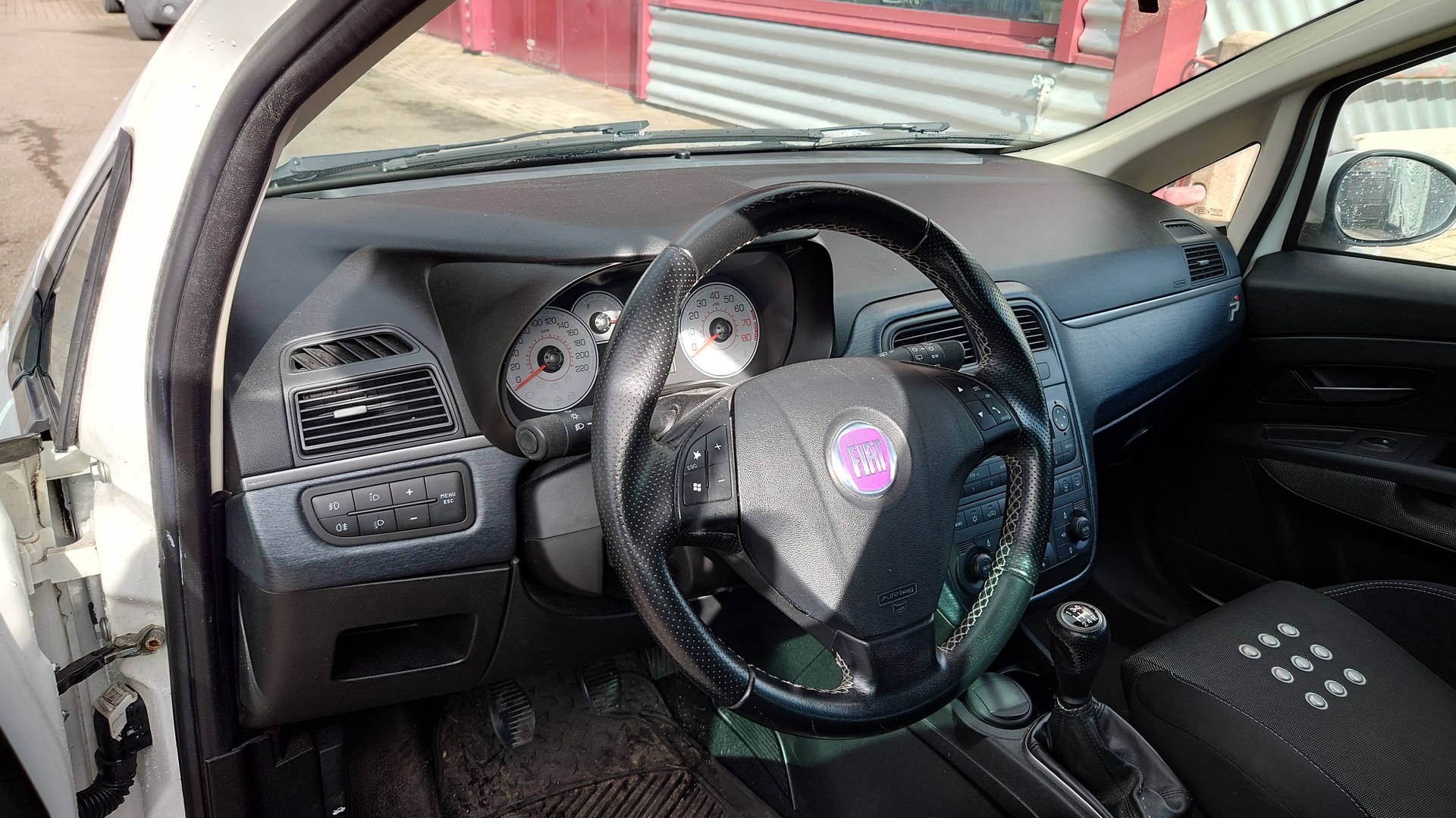 FIAT Punto 1.4 16V Turbo Sport-image-10
