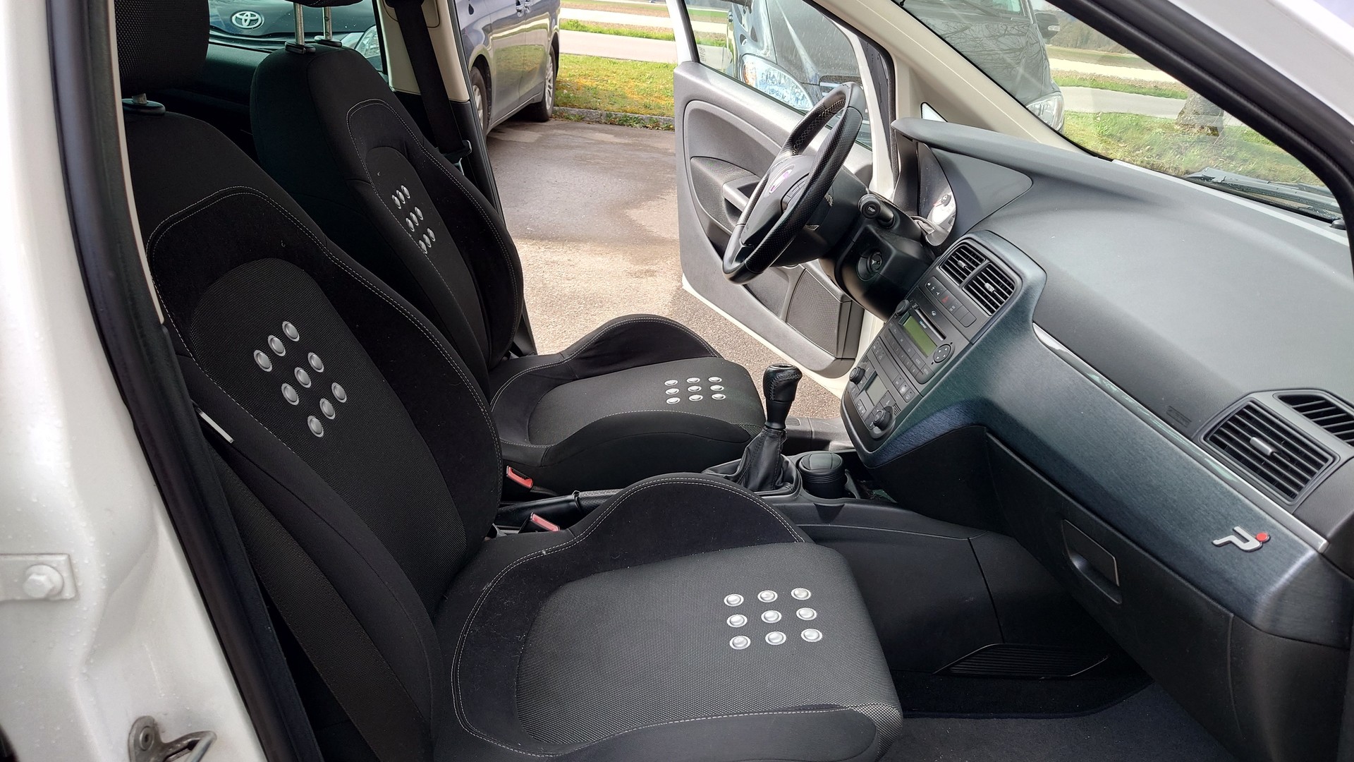 FIAT Punto 1.4 16V Turbo Sport-image-13