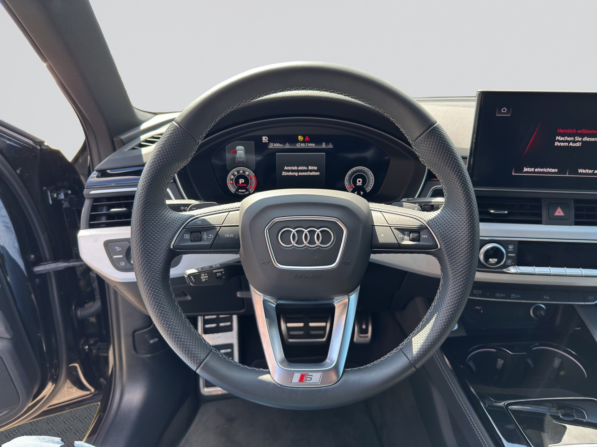 AUDI A4 Avant 40 TFSI S line quattro Schwarz Plus S-tronic-image-9