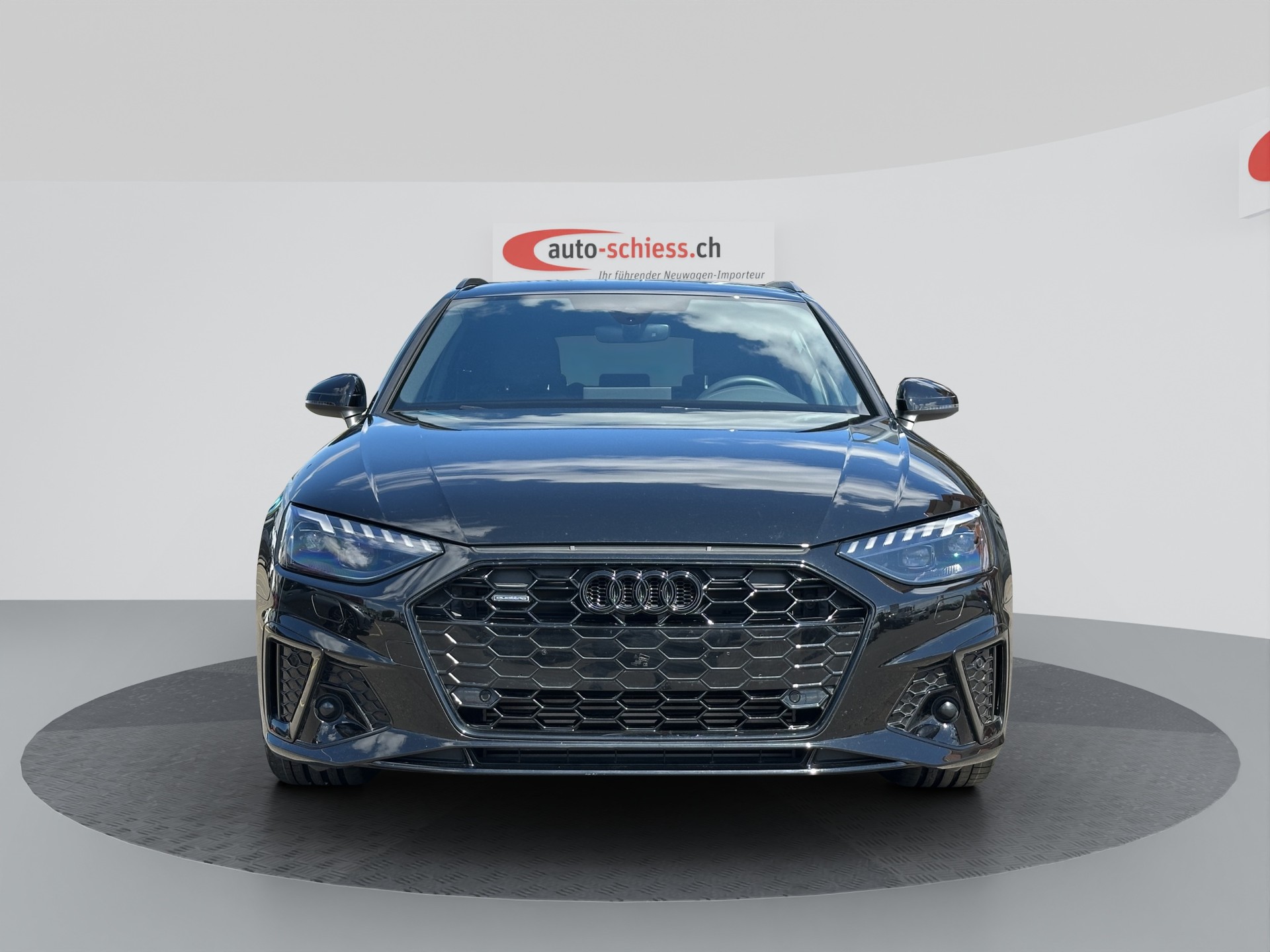 AUDI A4 Avant 40 TFSI S line quattro Schwarz Plus S-tronic-image-1