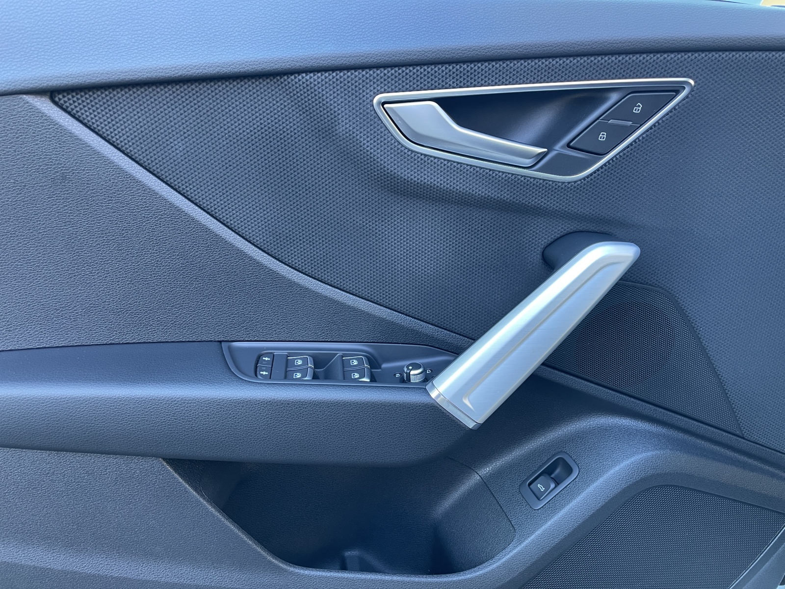 AUDI Q2 40 TFSI advanced Attraction quattro S-tronic-image-8